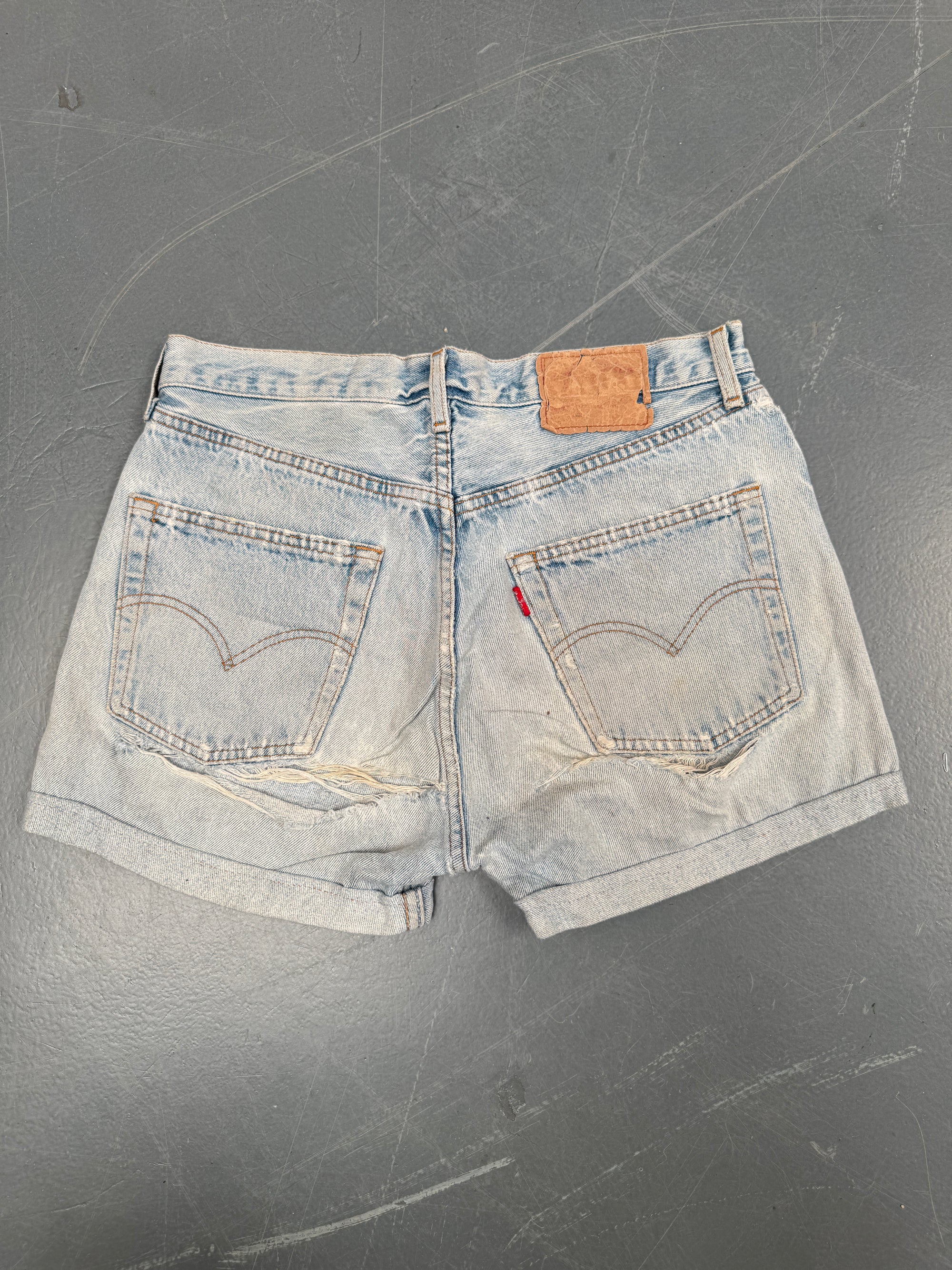 Vintage Ladies Levis Cut Off Denim Shorts - 90s Made - W 30 - SH088