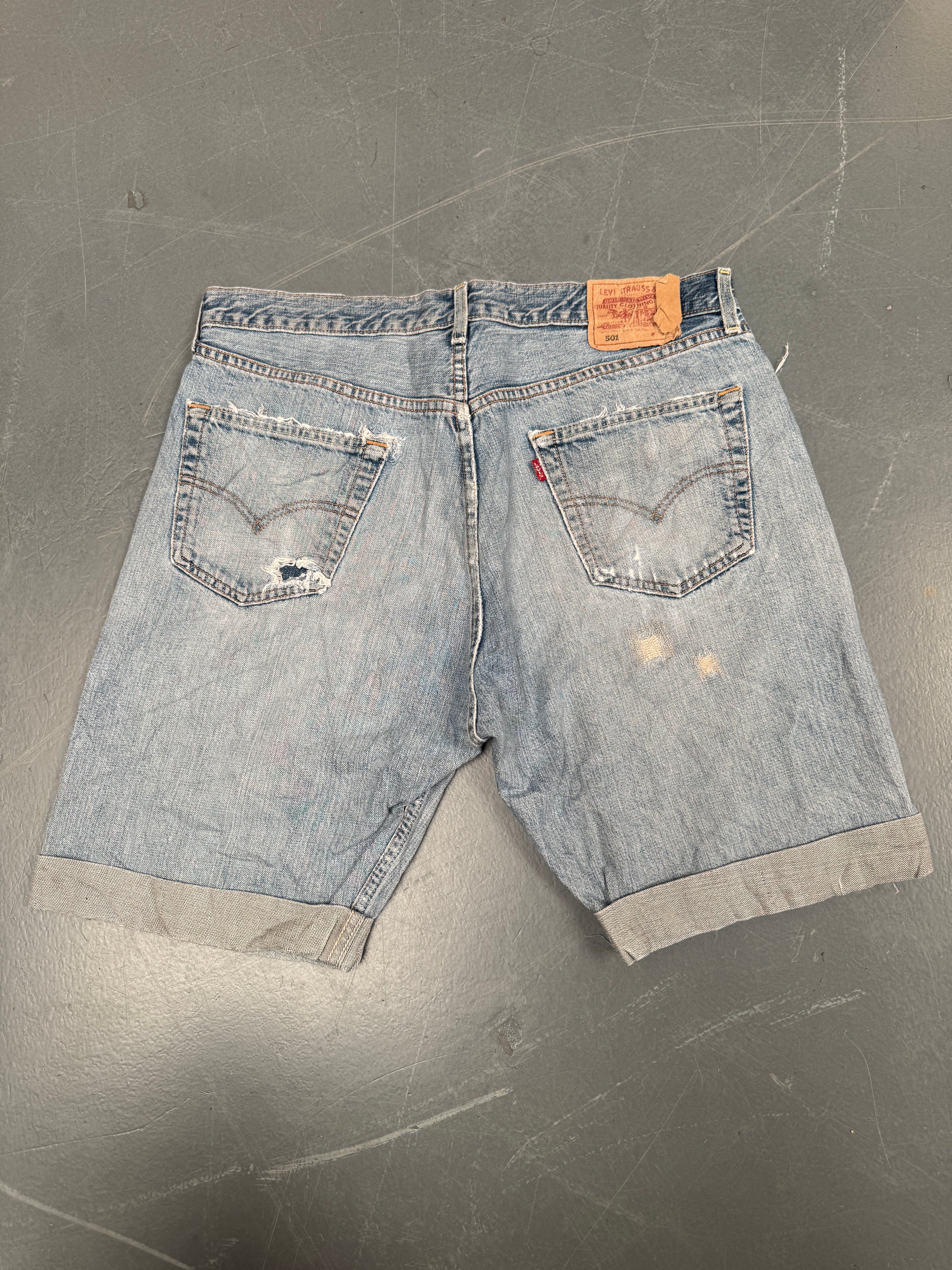 Vintage Ladies Levis Cut Off Denim Shorts - 90s Made - W 34 - SH089