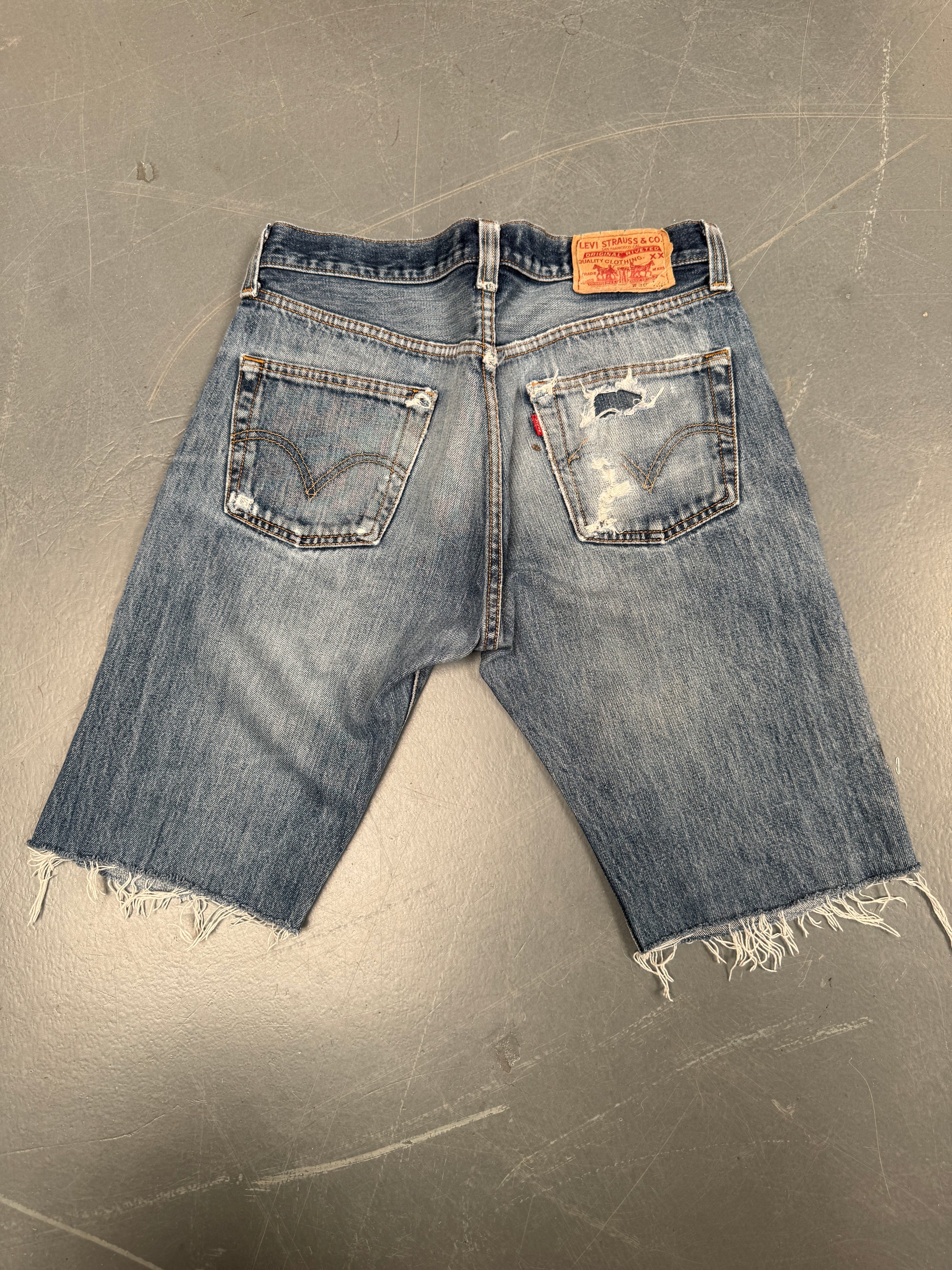 Vintage Ladies Levis Cut Off Denim Shorts - 90s Made - W 30 - SH090