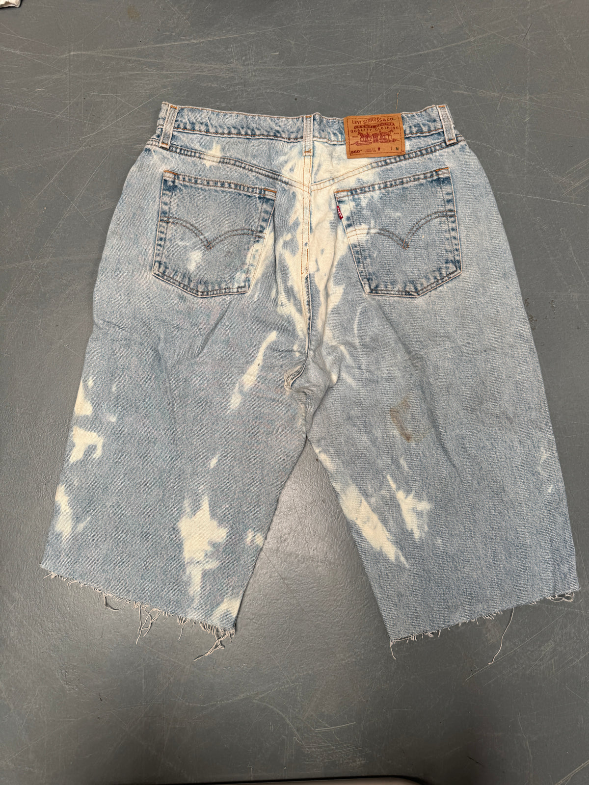 Vintage Levis Cut Off Denim Shorts - 90s Made - W 32 - SH1005