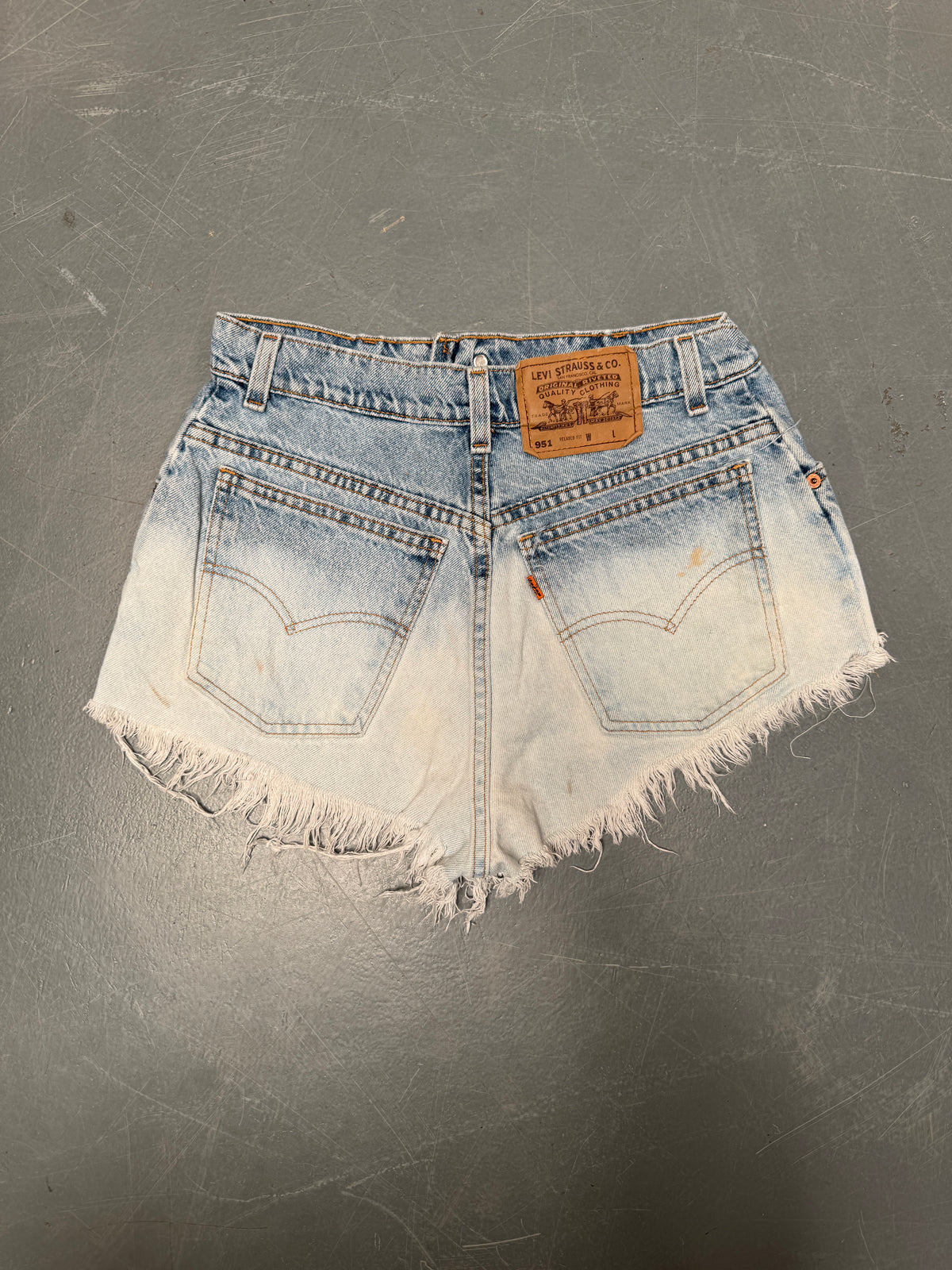 Vintage Levis Cut Off Denim Shorts - 90s Made - W 28 - SH1008