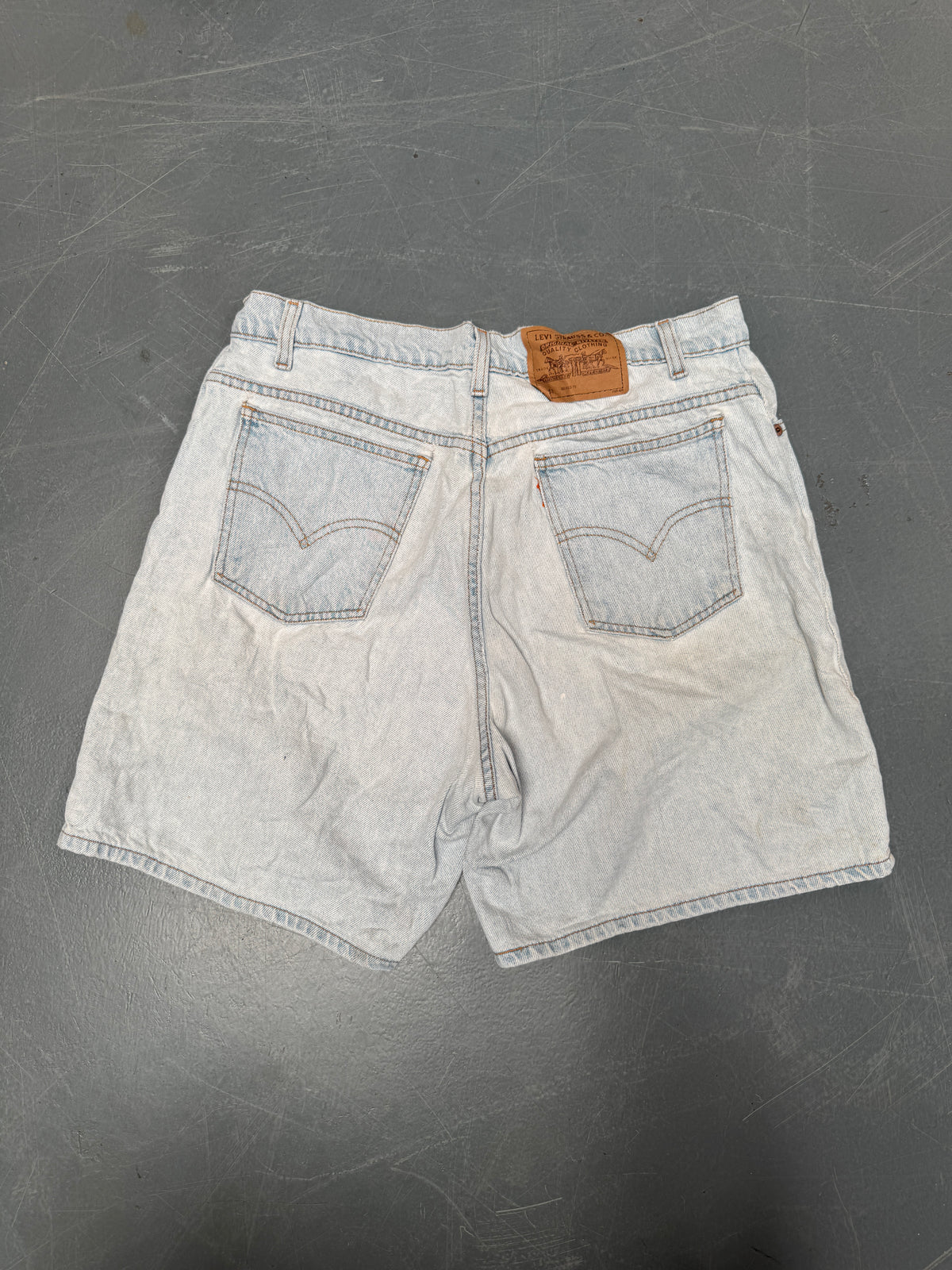 Vintage Levis Cut Off Denim Shorts - 90s Made - W 32 - SH1015