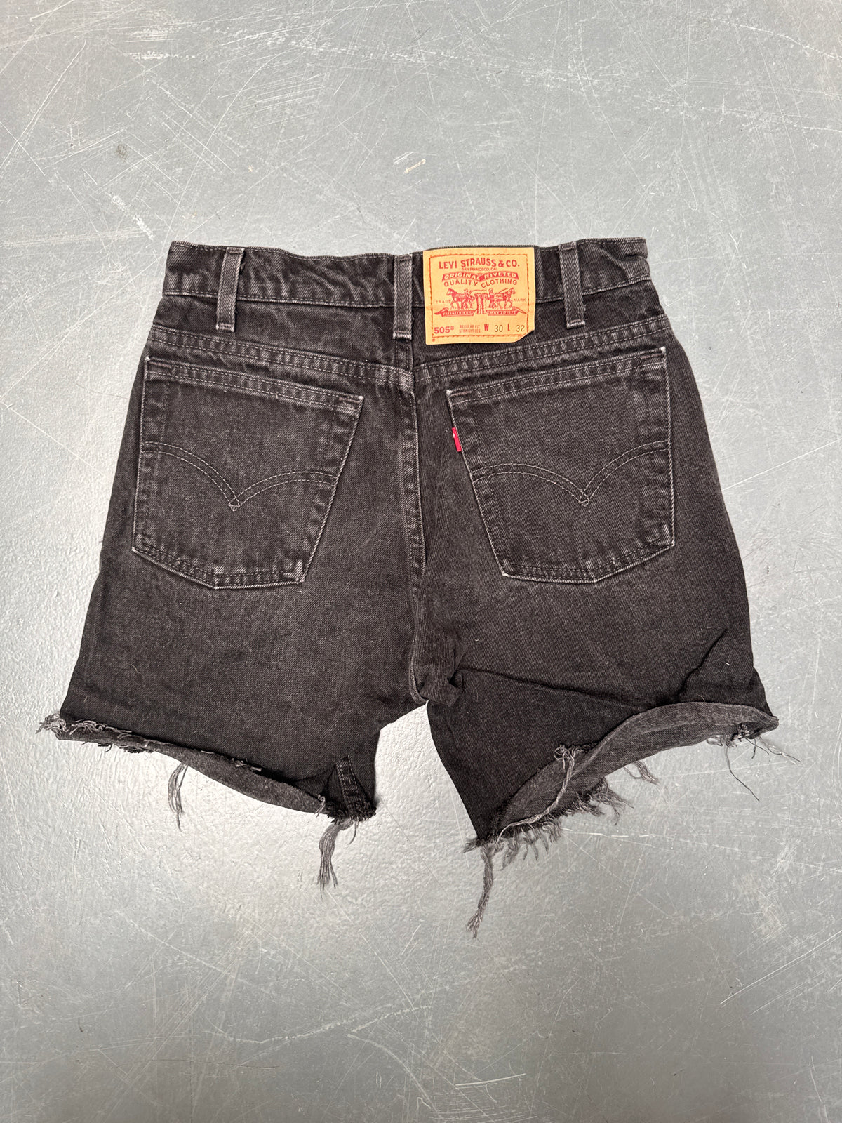 Vintage Levis Cut Off Denim Shorts - 90s Made - W 28 - SH1028
