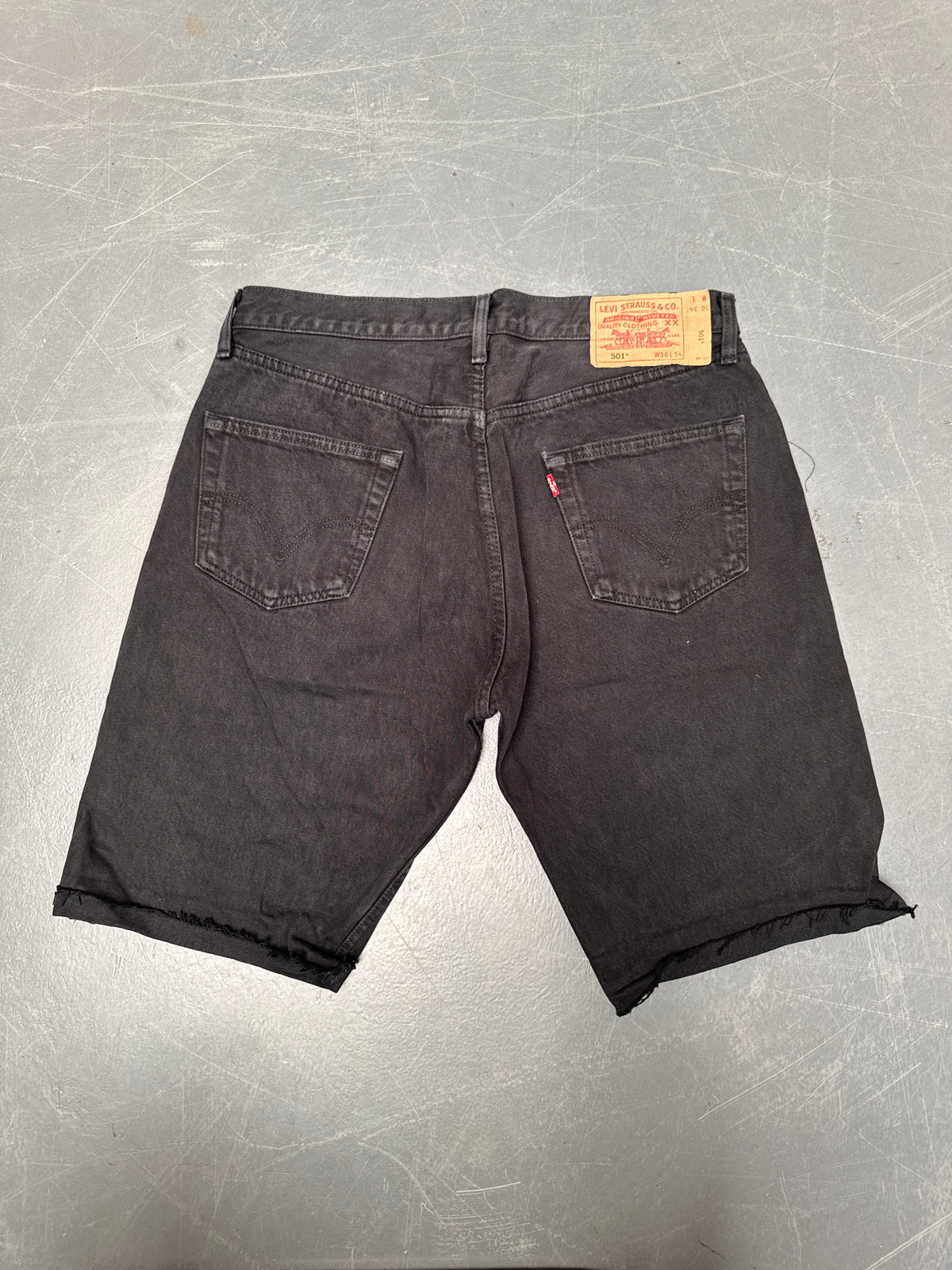 Vintage Levis Cut Off Denim Shorts - 90s Made - W 34 - SH1029
