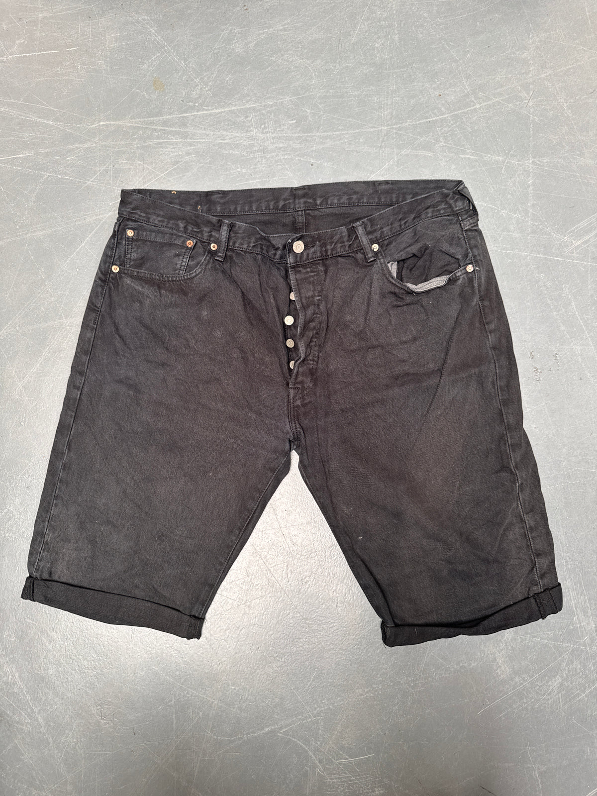 Vintage Levis Cut Off Denim Shorts - 90s Made - W 40 - SH1030