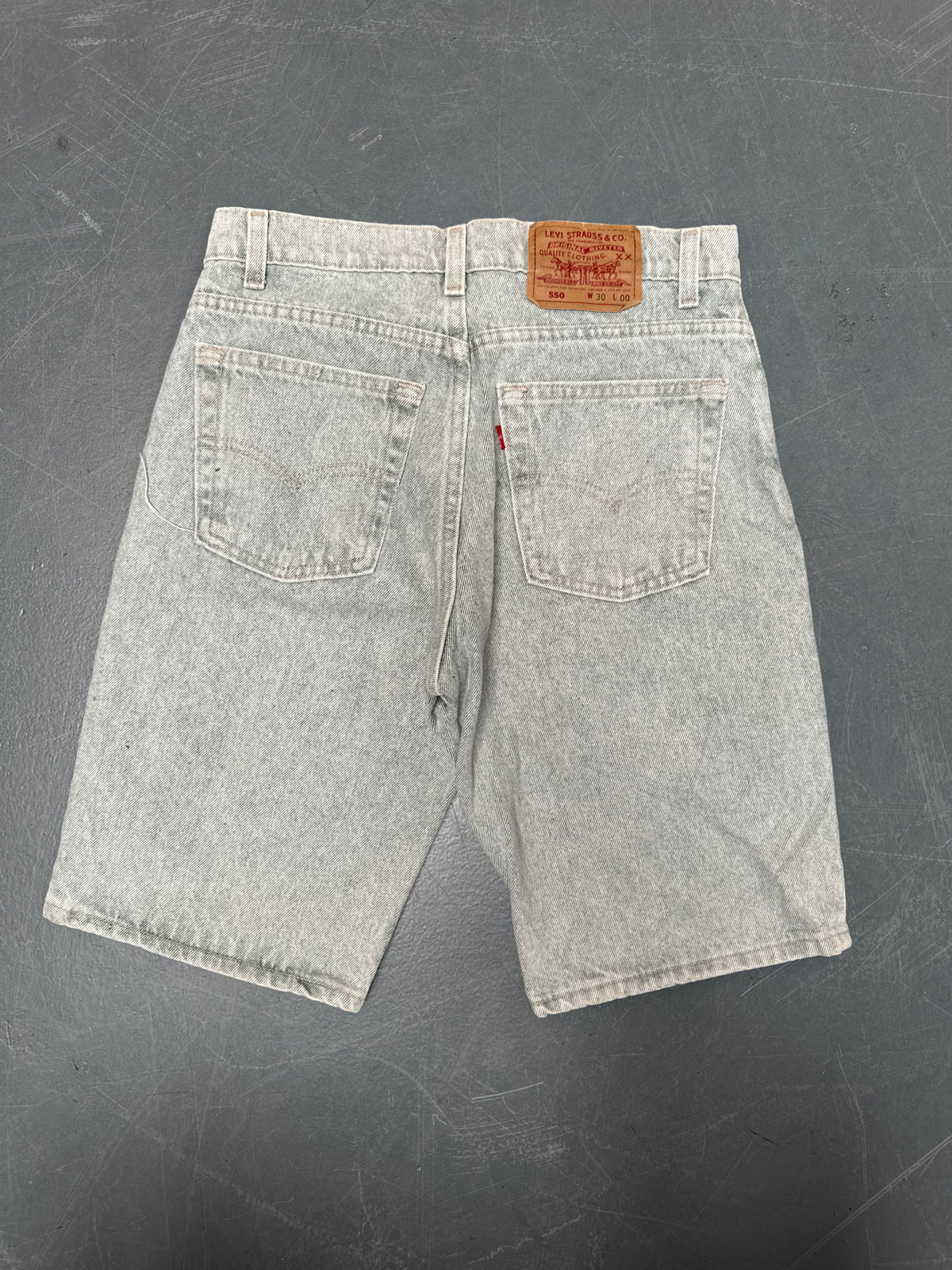 Vintage Levis Cut Off Denim Shorts - 90s Made - W 28 - SH1033