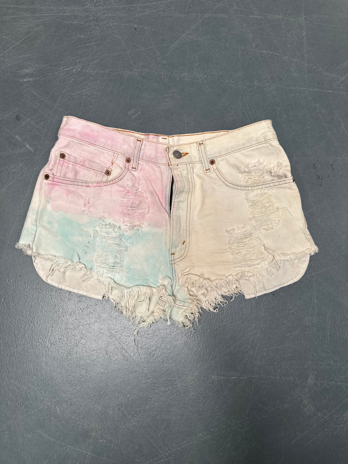 Vintage Levis Cut Off Denim Shorts - 90s Made - W 30 - SH1034
