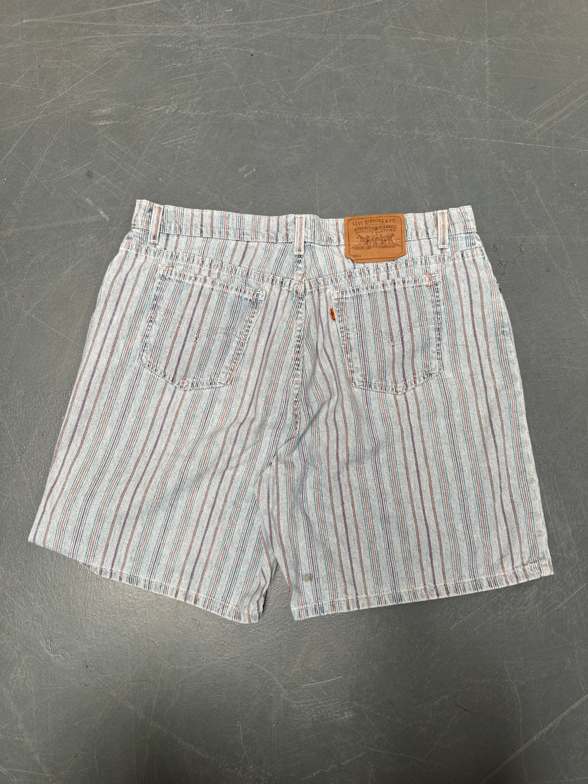 Vintage Levis Cut Off Denim Shorts - 90s Made - W 36 - SH1035