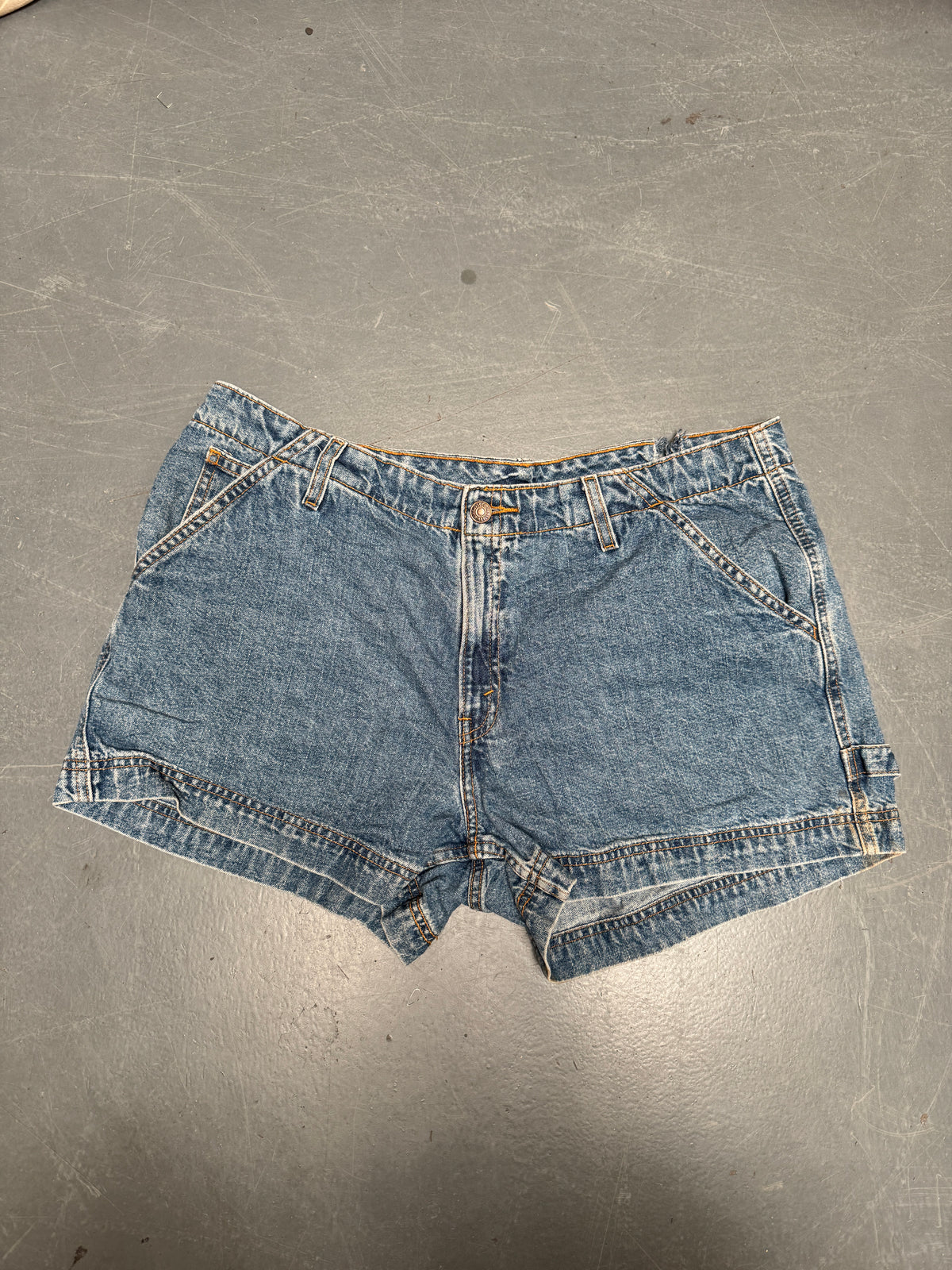 Vintage Levis Cut Off Denim Shorts - 90s Made - W 36 - SH1038