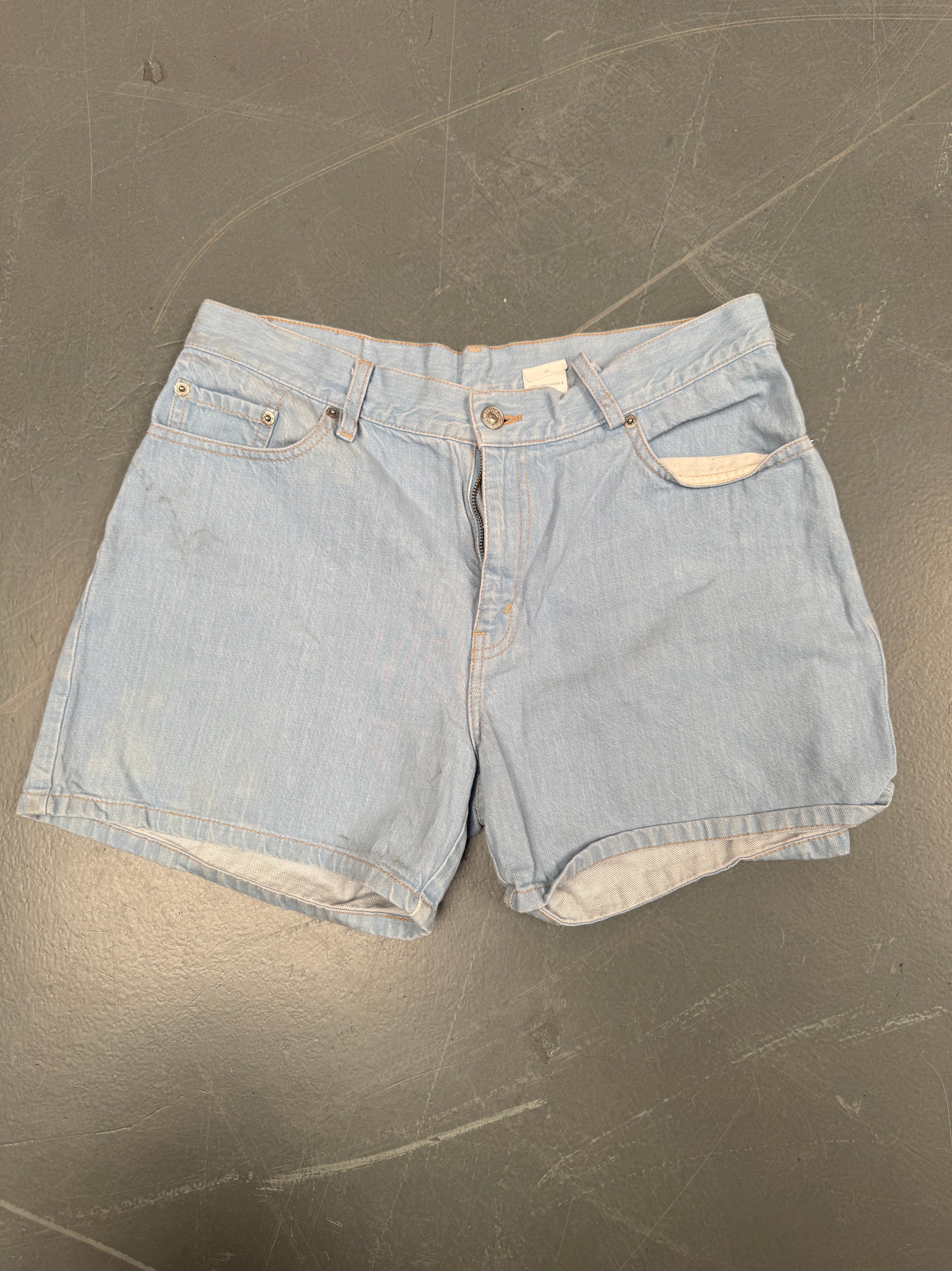 Vintage Ladies Levis Cut Off Denim Shorts - 90s Made - W 32 - SH104