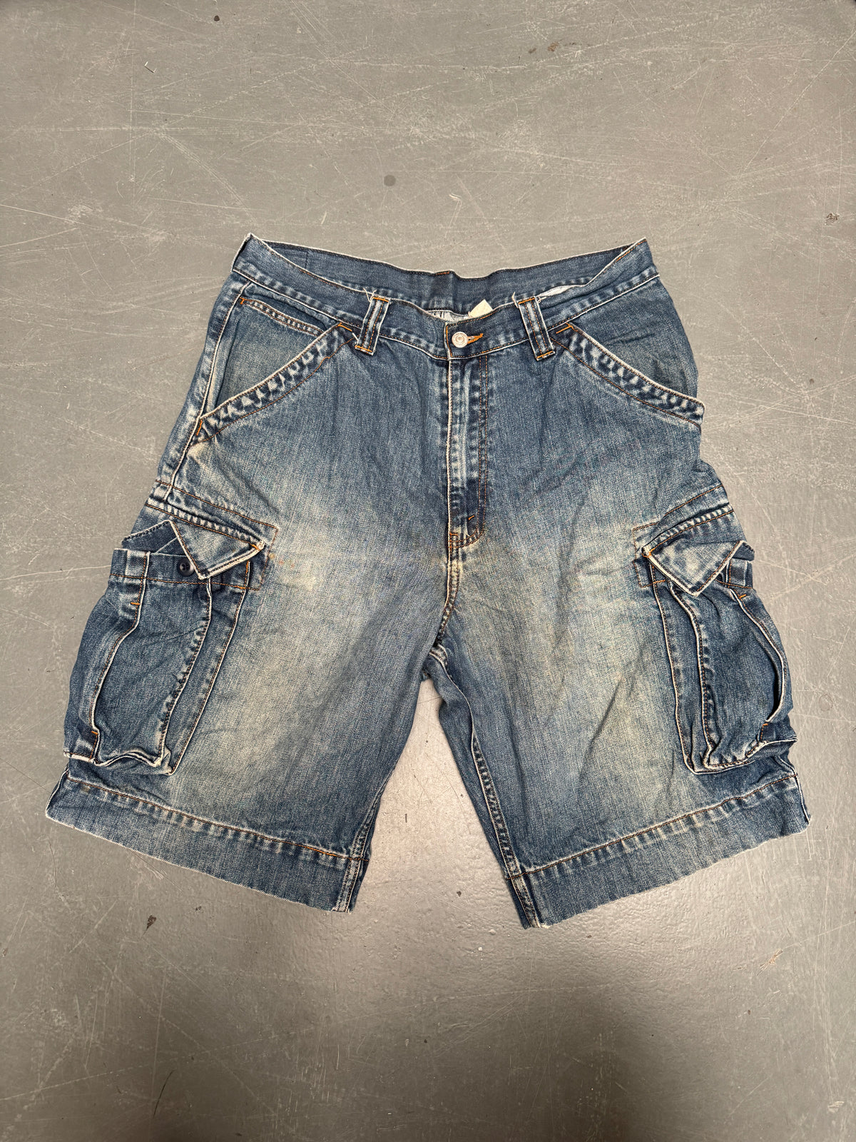 Vintage Levis Cut Off Denim Shorts - 90s Made - W 35 - SH1042