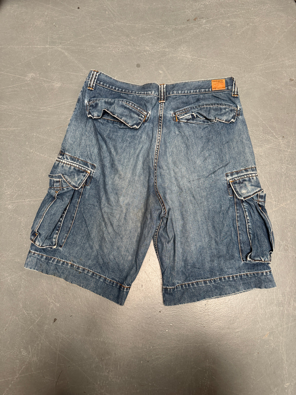 Vintage Levis Cut Off Denim Shorts - 90s Made - W 35 - SH1042
