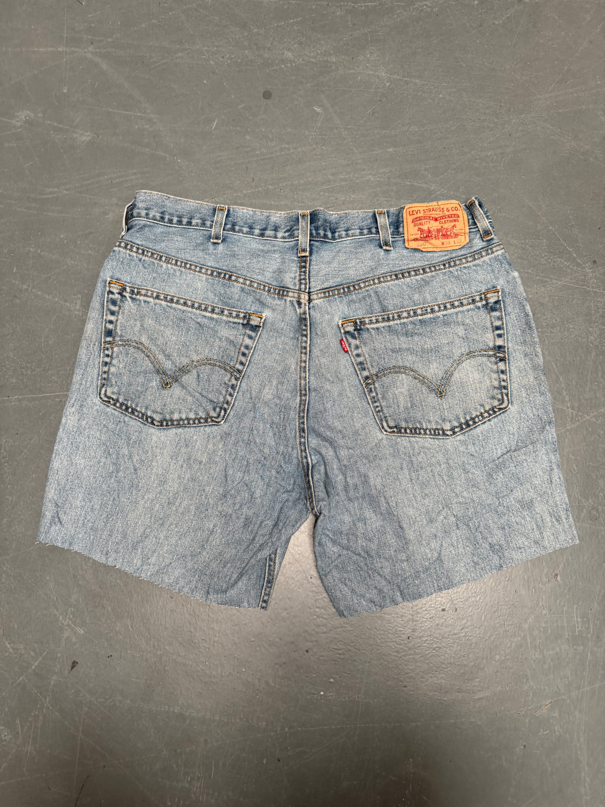 Vintage Levis Cut Off Denim Shorts - 90s Made - W 36 - SH1044