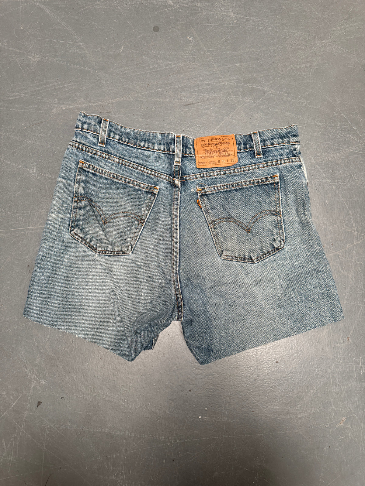 Vintage Levis Cut Off Denim Shorts - 90s Made - W 34 - SH1045