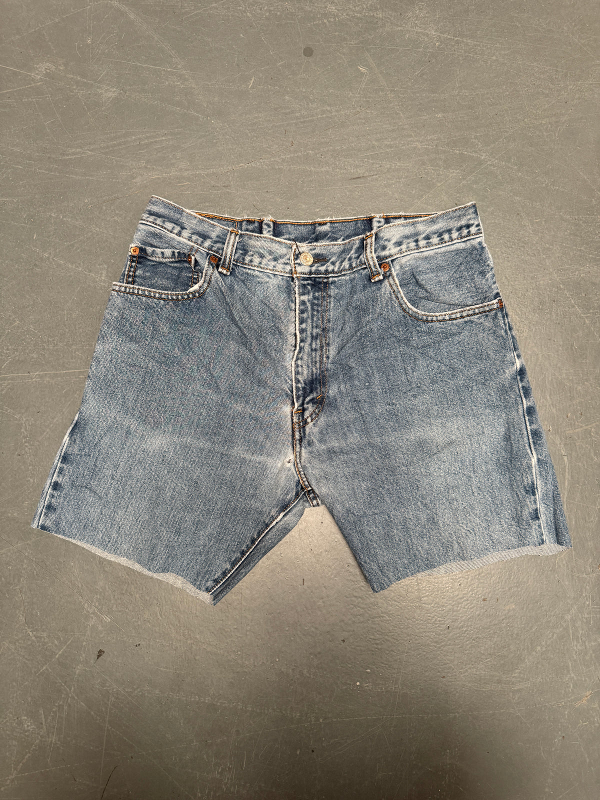 Vintage Levis Cut Off Denim Shorts - 90s Made - W 32 - SH1048