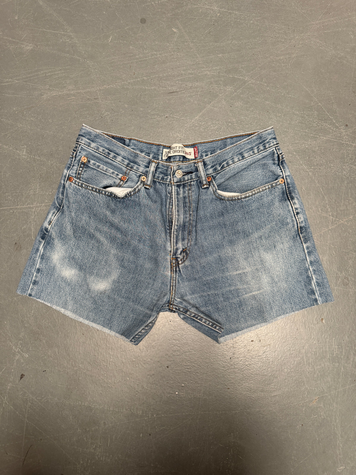 Vintage Levis Cut Off Denim Shorts - 90s Made - W 32 - SH1049
