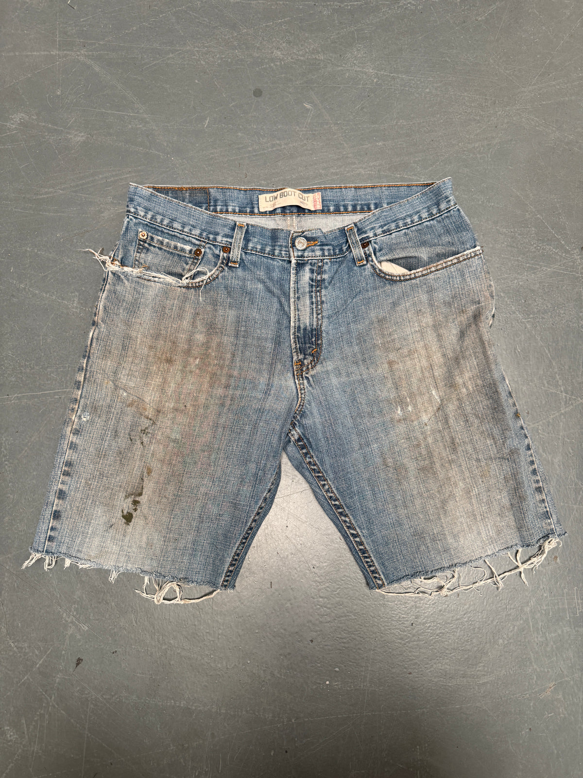 Vintage Levis Cut Off Denim Shorts - 90s Made - W 34 - SH1053