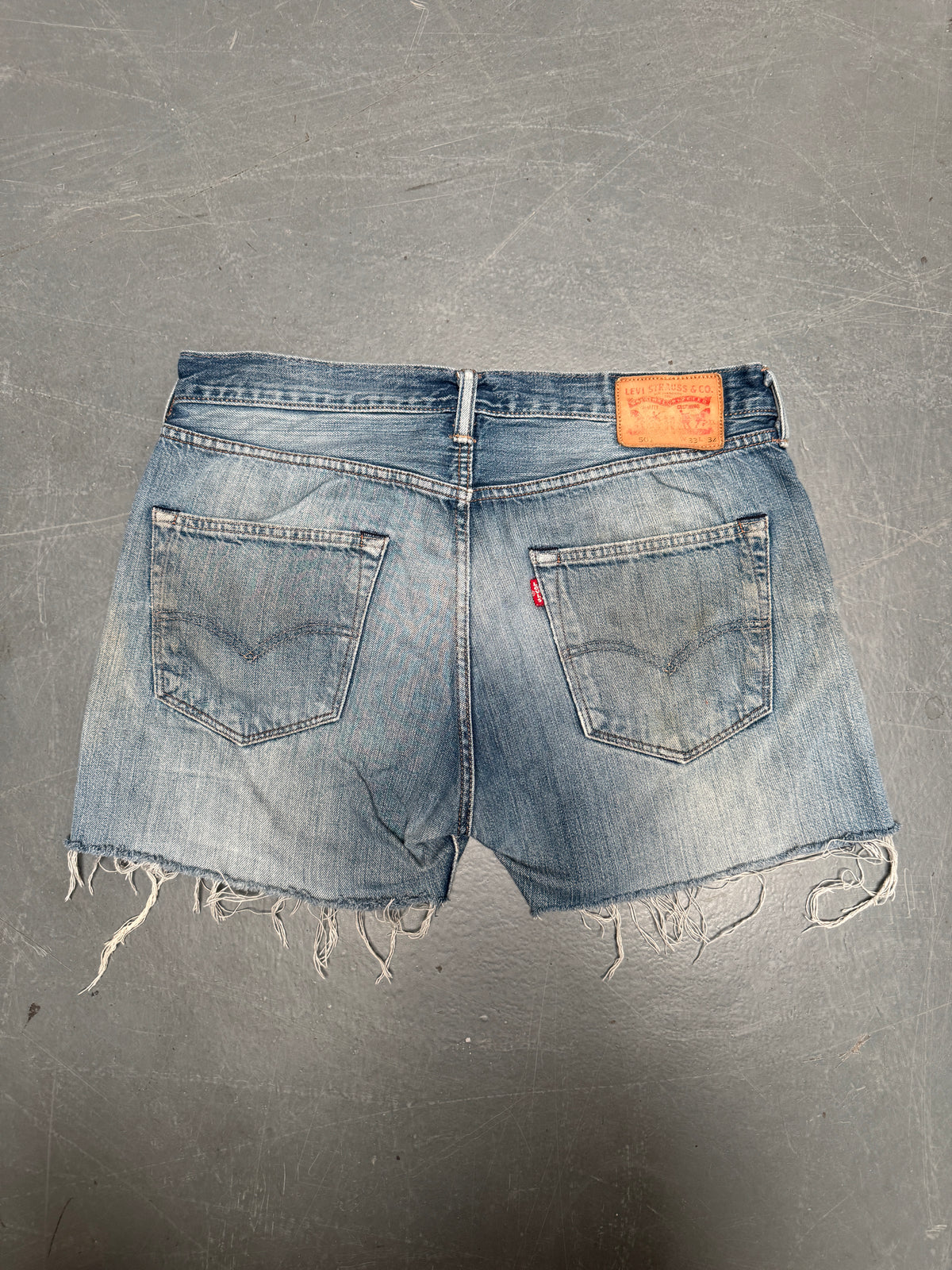 Vintage Levis Cut Off Denim Shorts - 90s Made - W 34 - SH1055