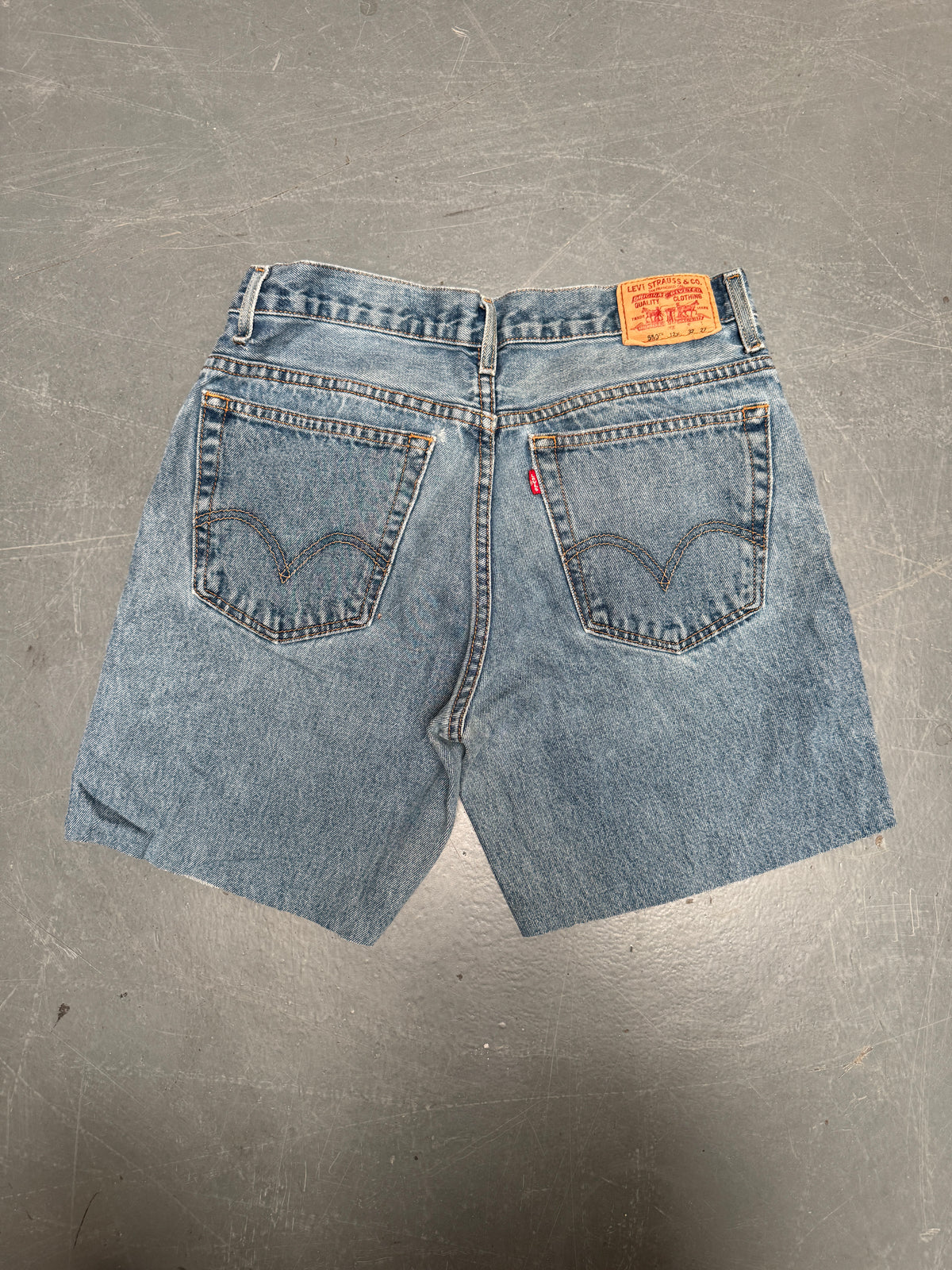 Vintage Levis Cut Off Denim Shorts - 90s Made - W 32 - SH1057