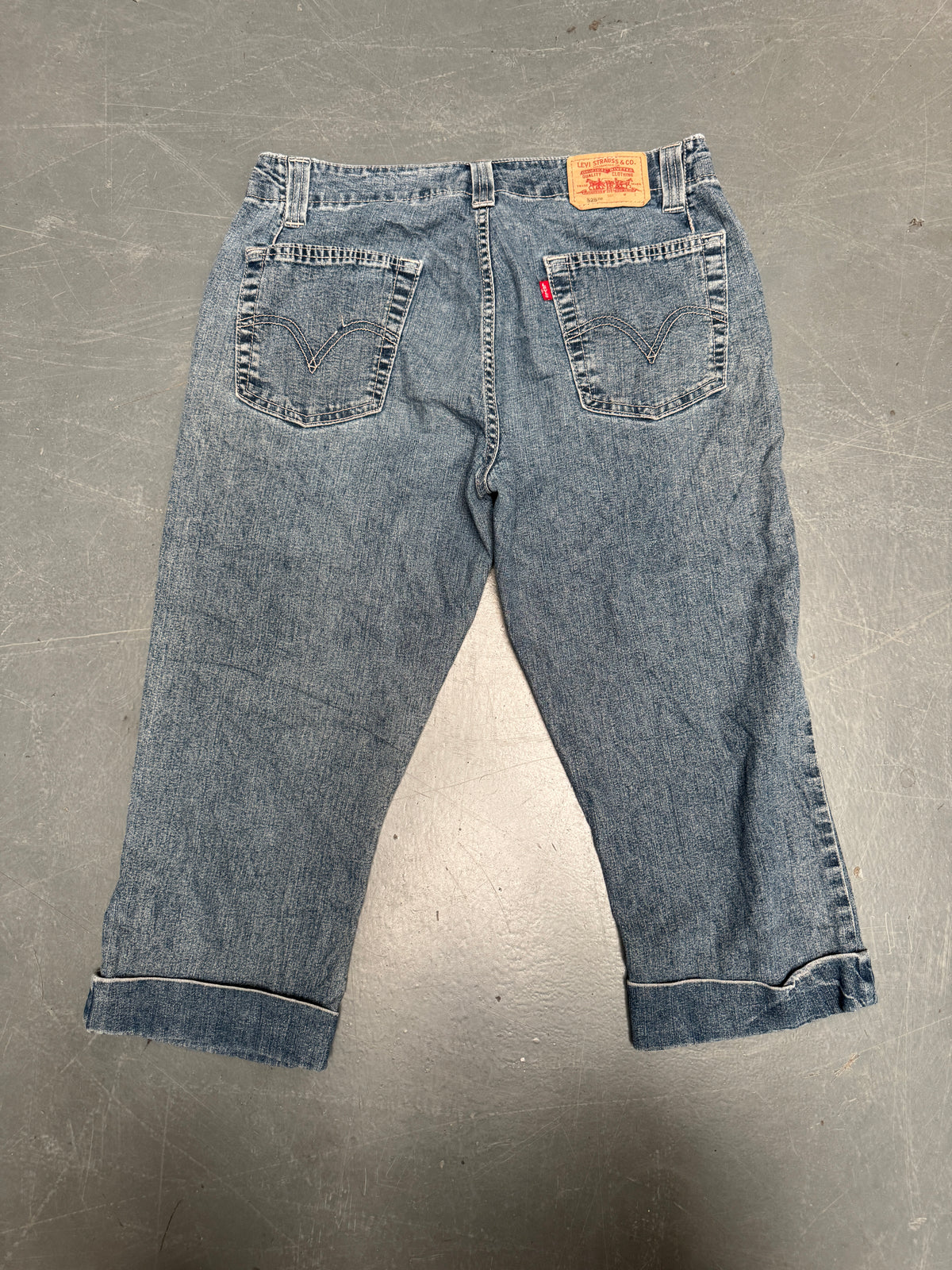 Vintage Levis Cut Off Denim Shorts - 90s Made - W 34 - SH1063