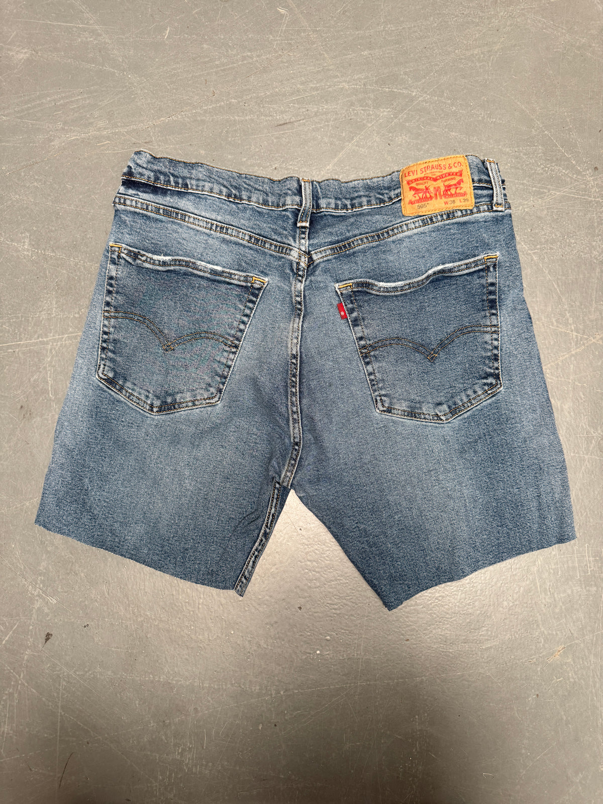 Vintage Levis Cut Off Denim Shorts - 90s Made - W 34 - SH1066