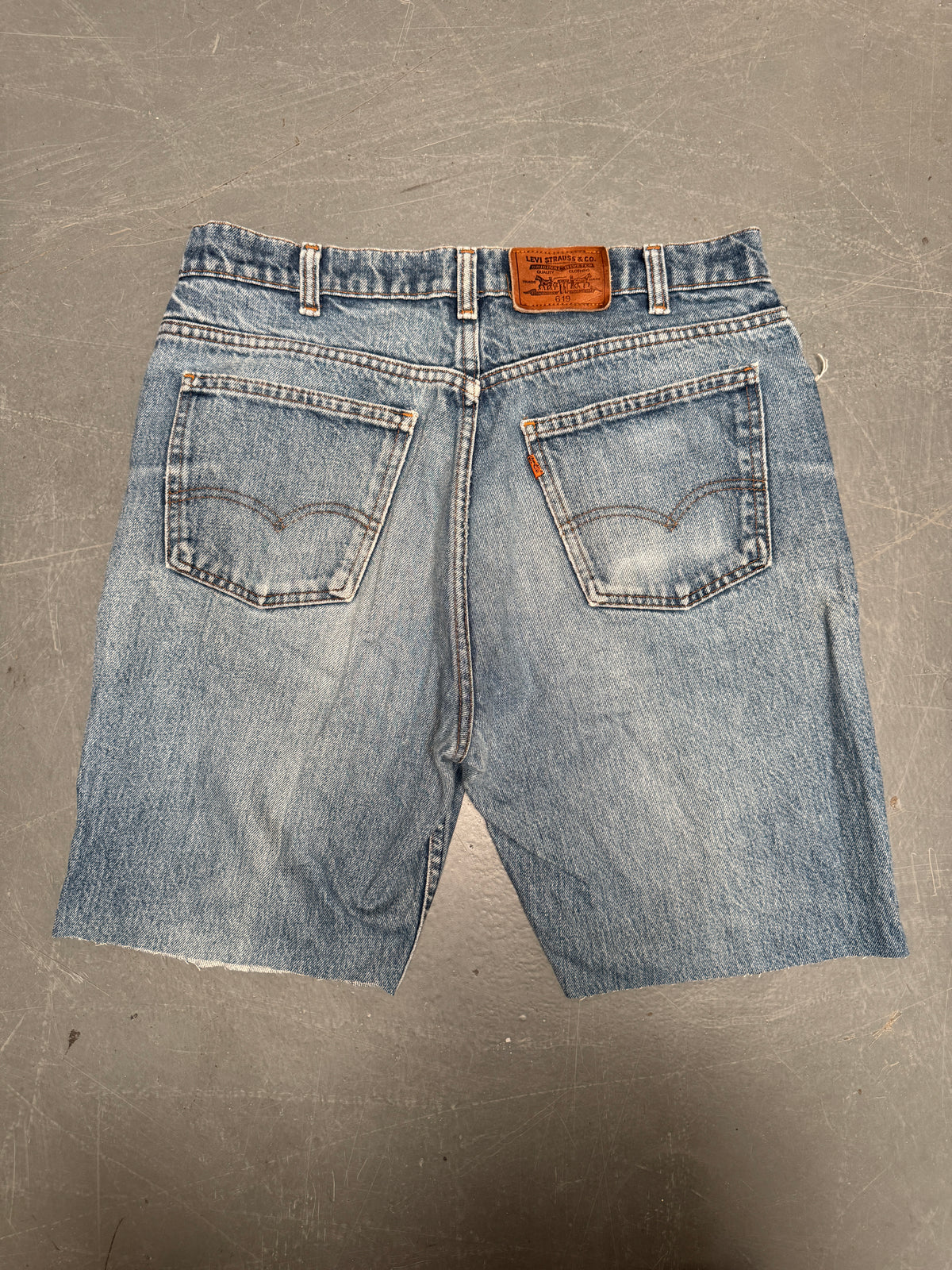 Vintage Levis Cut Off Denim Shorts - 90s Made - W 32 - SH1078