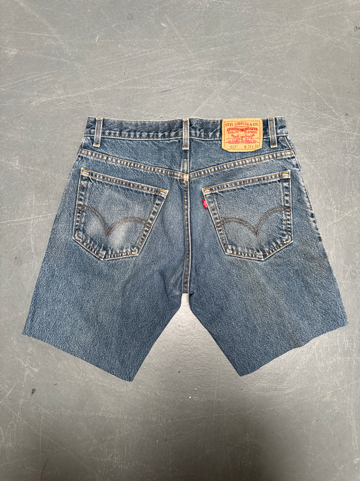 Vintage Levis Cut Off Denim Shorts - 90s Made - W 32 - SH1079