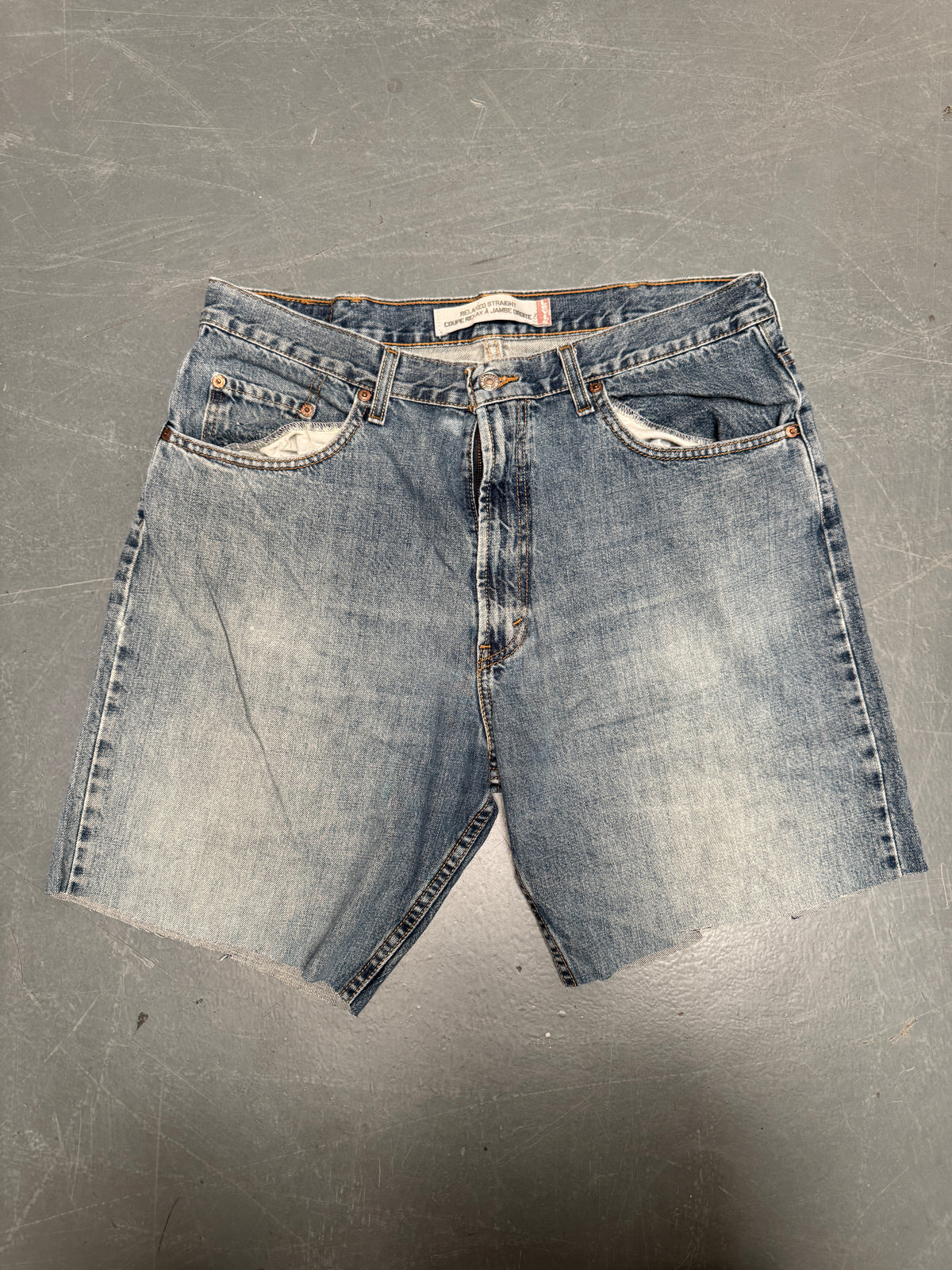 Vintage Levis Cut Off Denim Shorts - 90s Made - W 36 - SH1081
