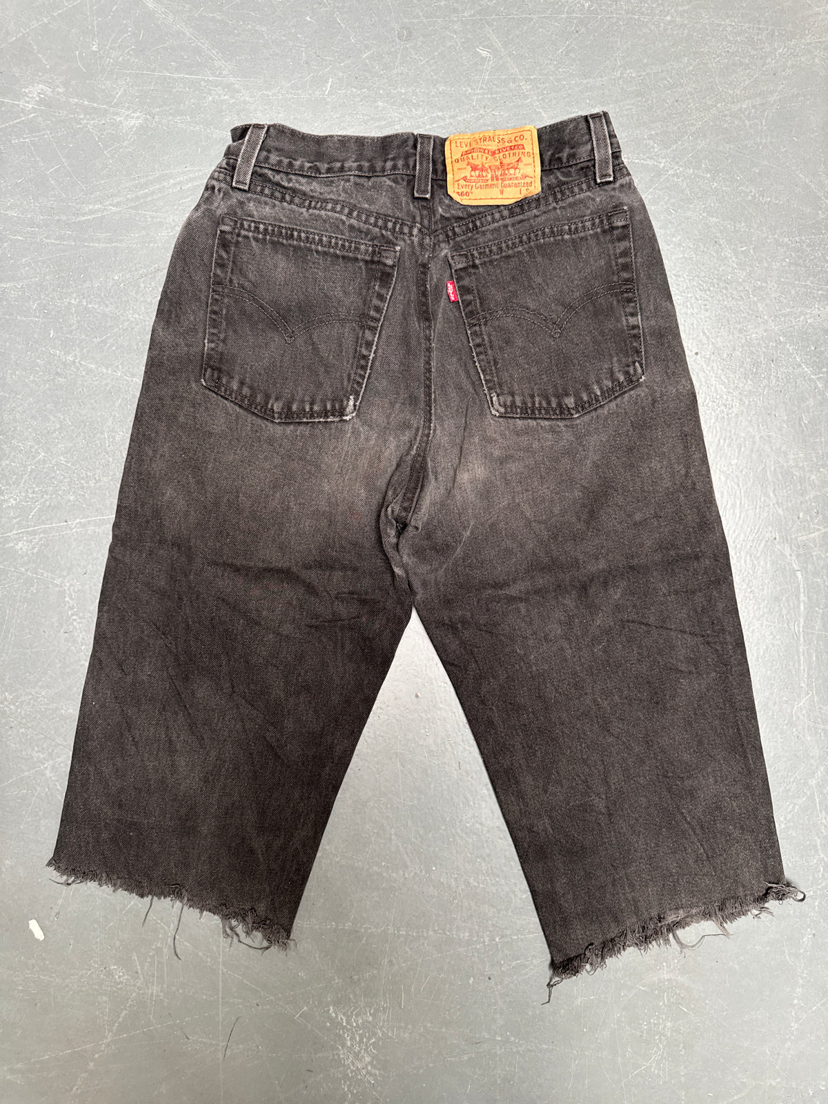 Vintage Levis Cut Off Denim Shorts - 90s Made - W 26 - SH1084