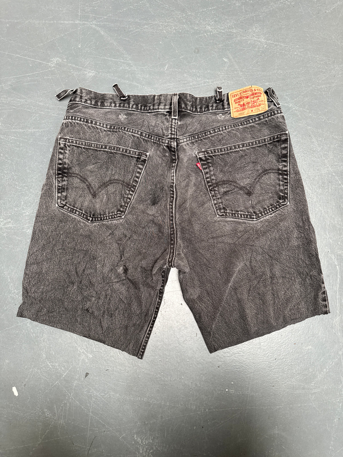 Vintage Levis Cut Off Denim Shorts - 90s Made - W 36 - SH1085