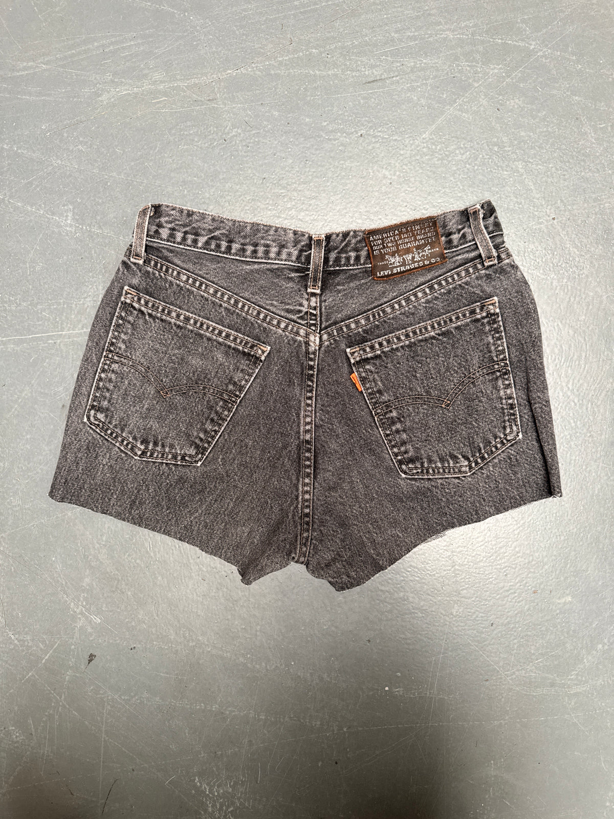 Vintage Levis Cut Off Denim Shorts - 90s Made - W 28 - SH1089