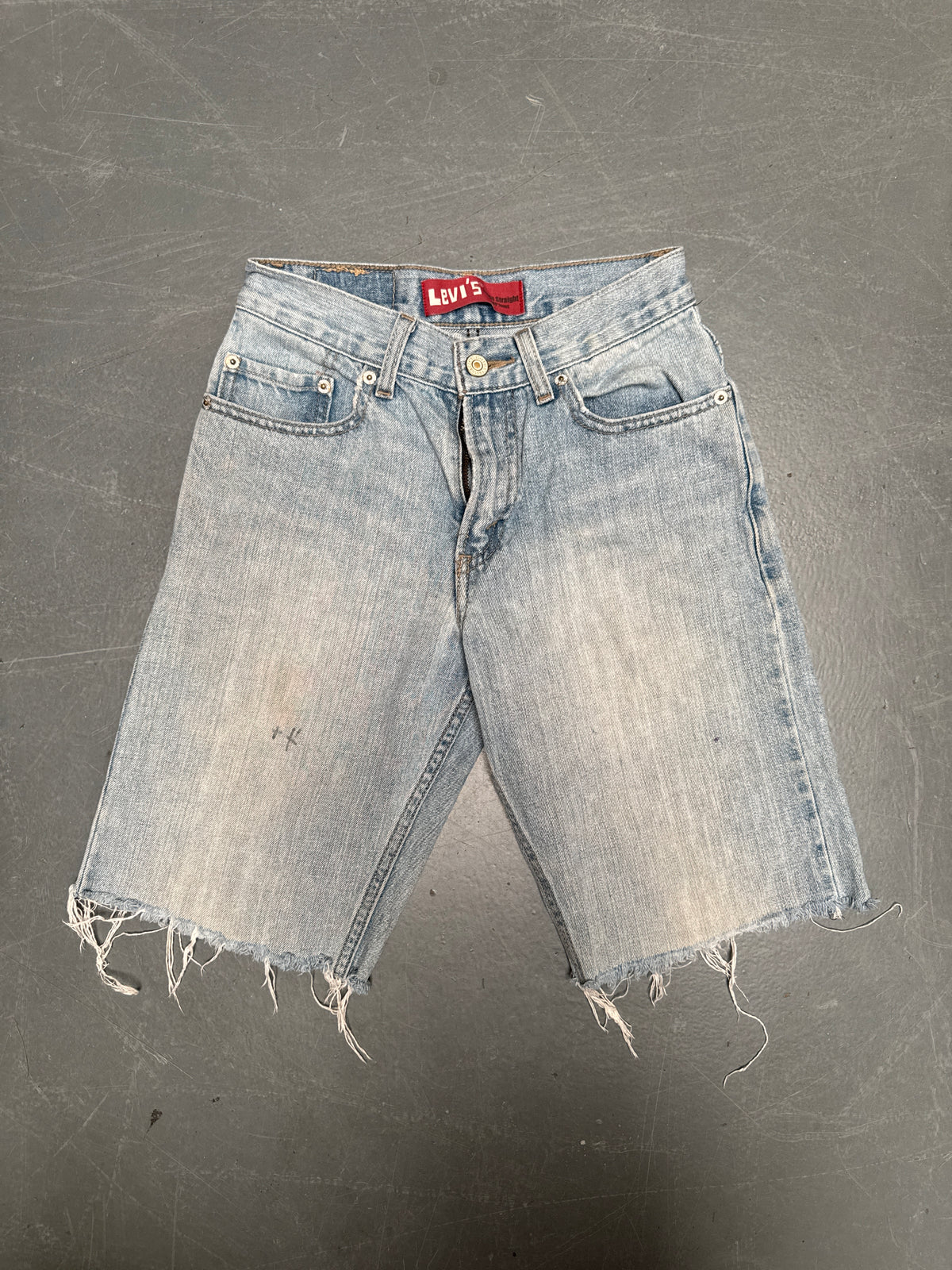 Vintage Levis Cut Off Denim Shorts - 90s Made - W 24 - SH1094