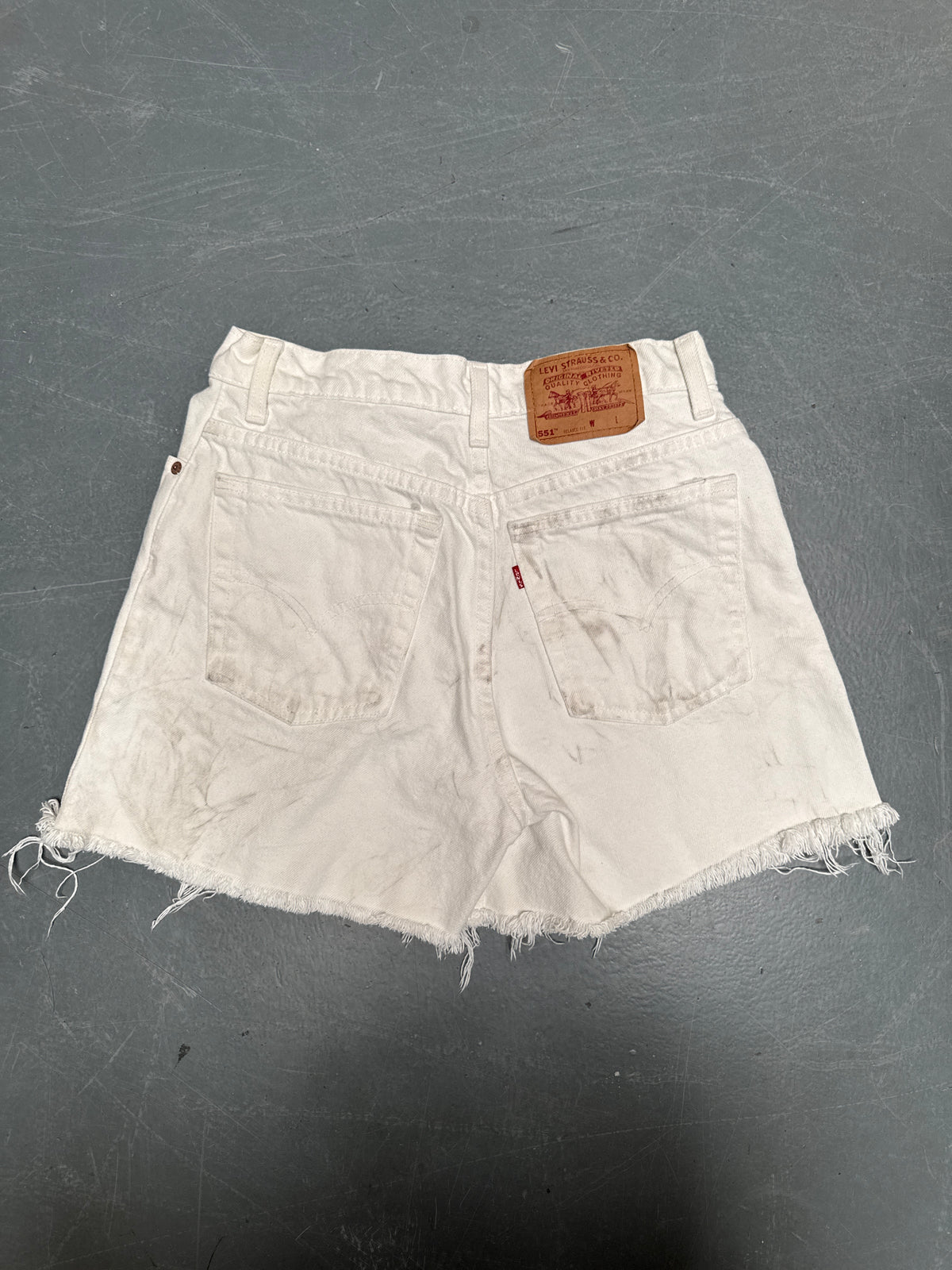 Vintage Levis Cut Off Denim Shorts - 90s Made - W 28 - SH1098