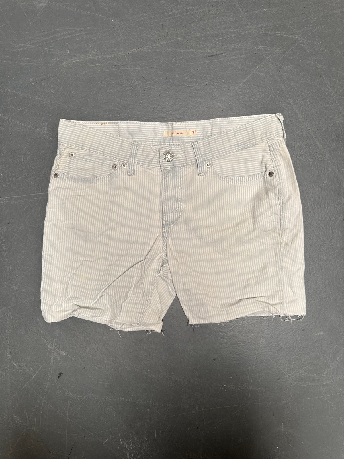 Vintage Levis Cut Off Denim Shorts - 90s Made - W 30 - SH1102