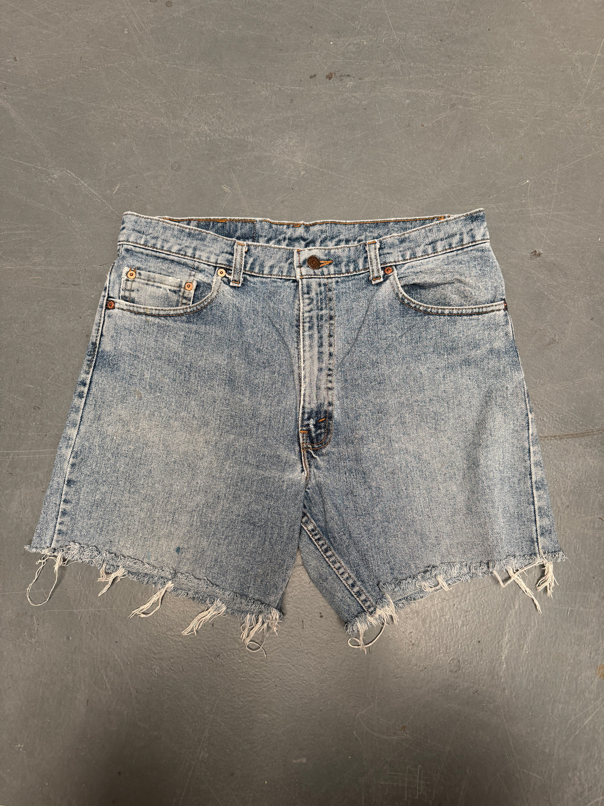 Vintage Levis Cut Off Denim Shorts - 90s Made - W 34 - SH1110