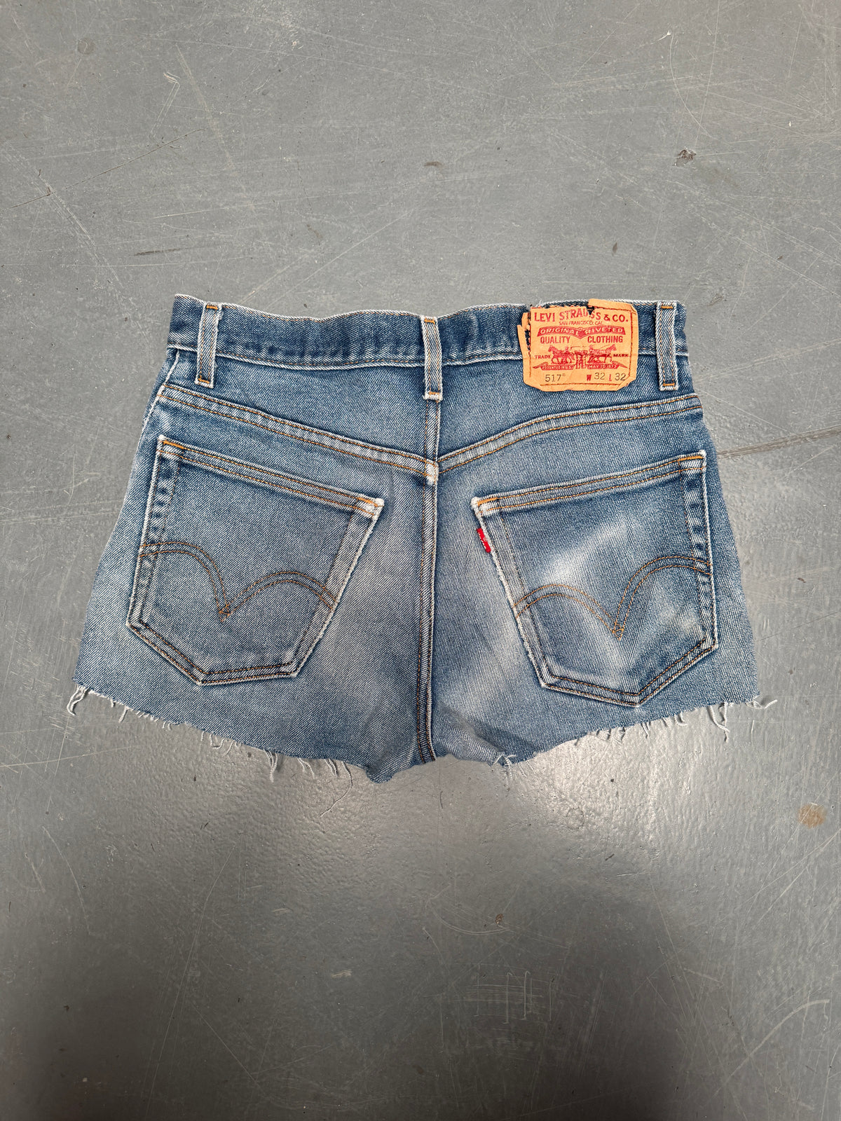 Vintage Levis Cut Off Denim Shorts - 90s Made - W 30 - SH1114
