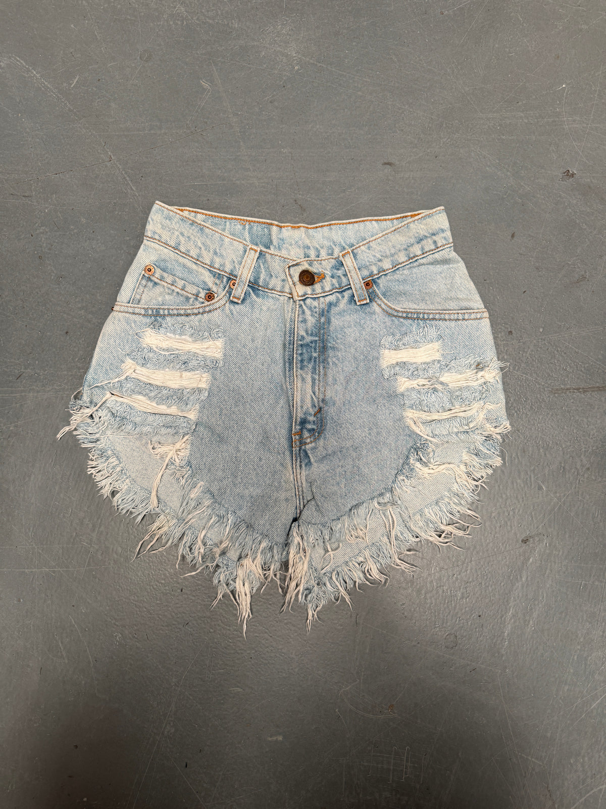 Vintage Levis Cut Off Denim Shorts - 90s Made - W 24 - SH1116