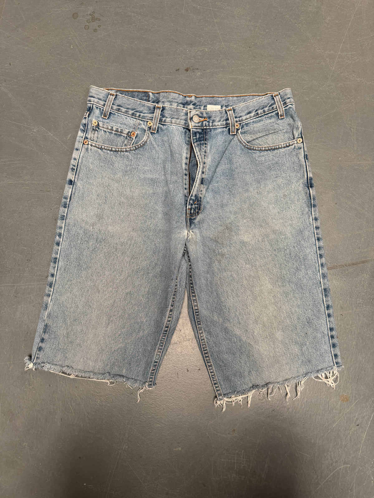 Vintage Levis Cut Off Denim Shorts - 90s Made - W 34 - SH1117