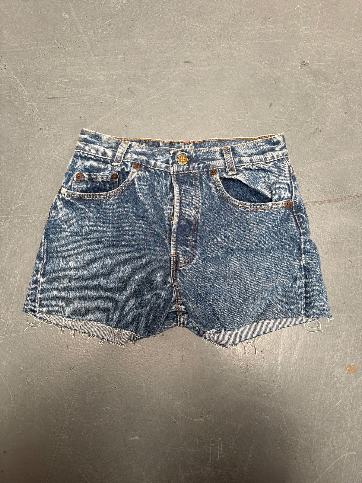 Vintage Levis Cut Off Denim Shorts - 90s Made - W 24 - SH1118