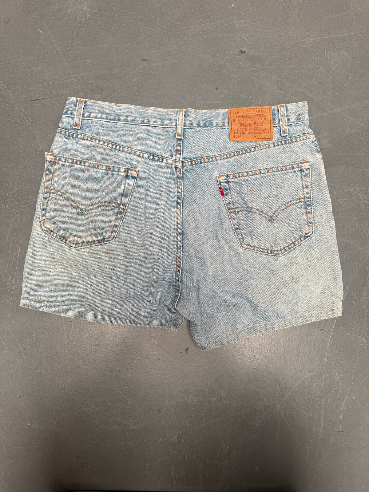 Vintage Levis Cut Off Denim Shorts - 90s Made - W 34 - SH1122