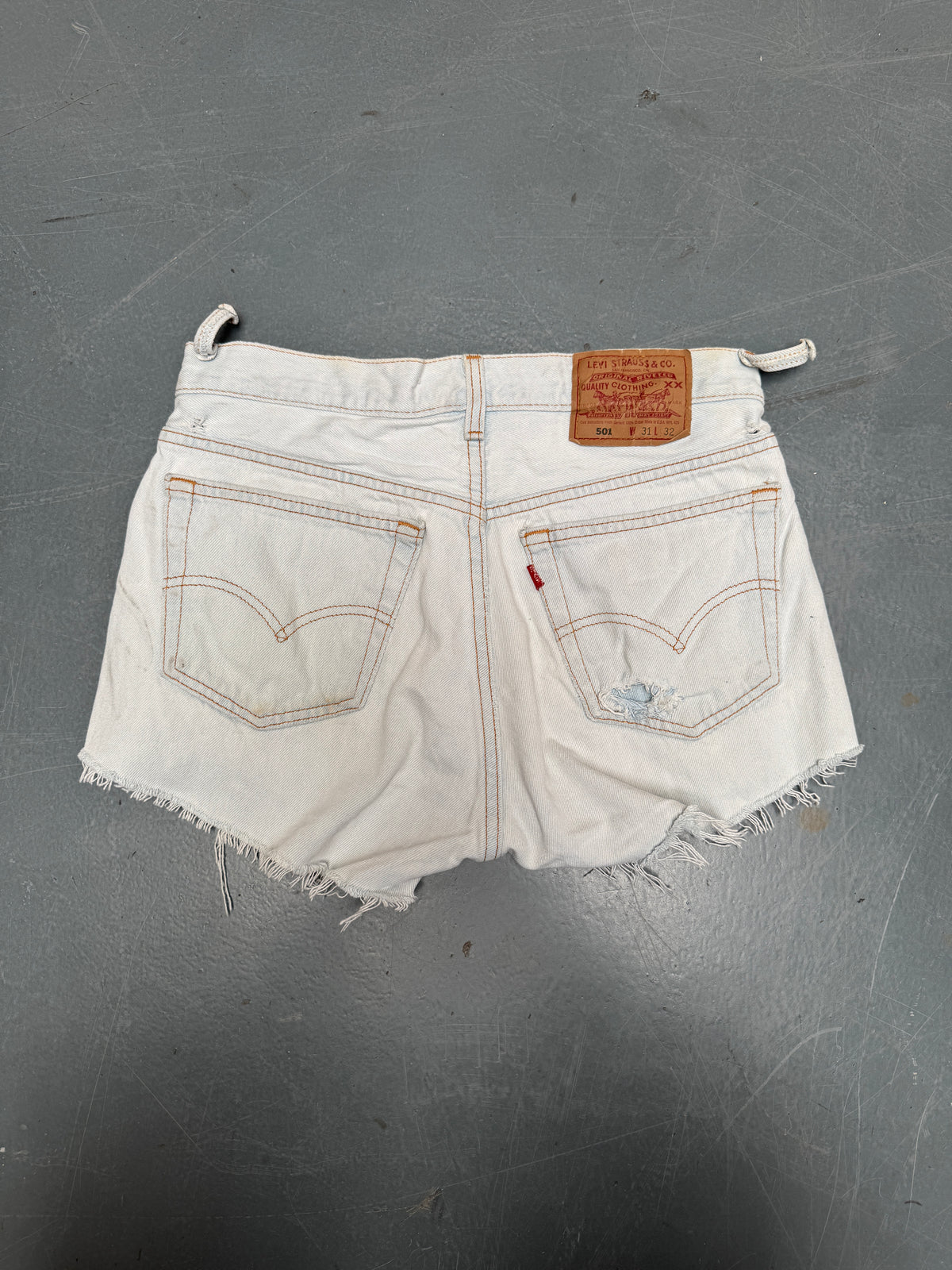 Vintage Levis Cut Off Denim Shorts - 90s Made - W 28 - SH1124