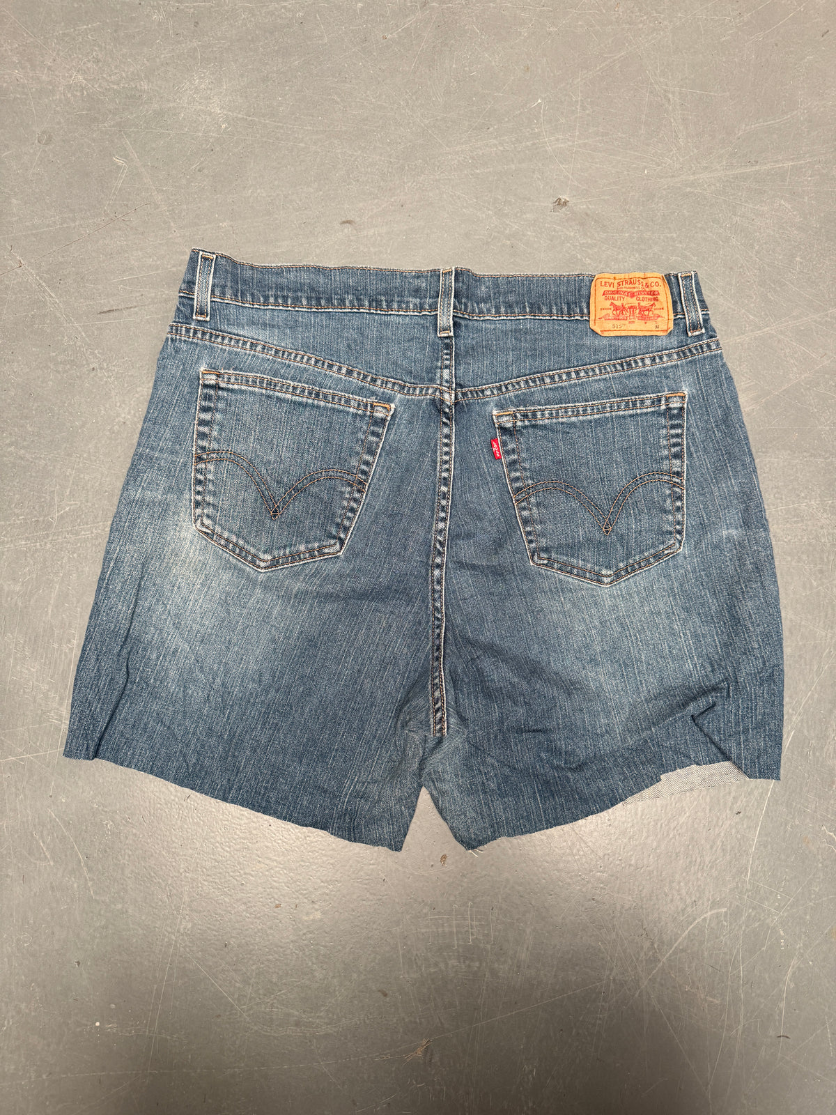 Vintage Levis Cut Off Denim Shorts - 90s Made - W 34 - SH1129