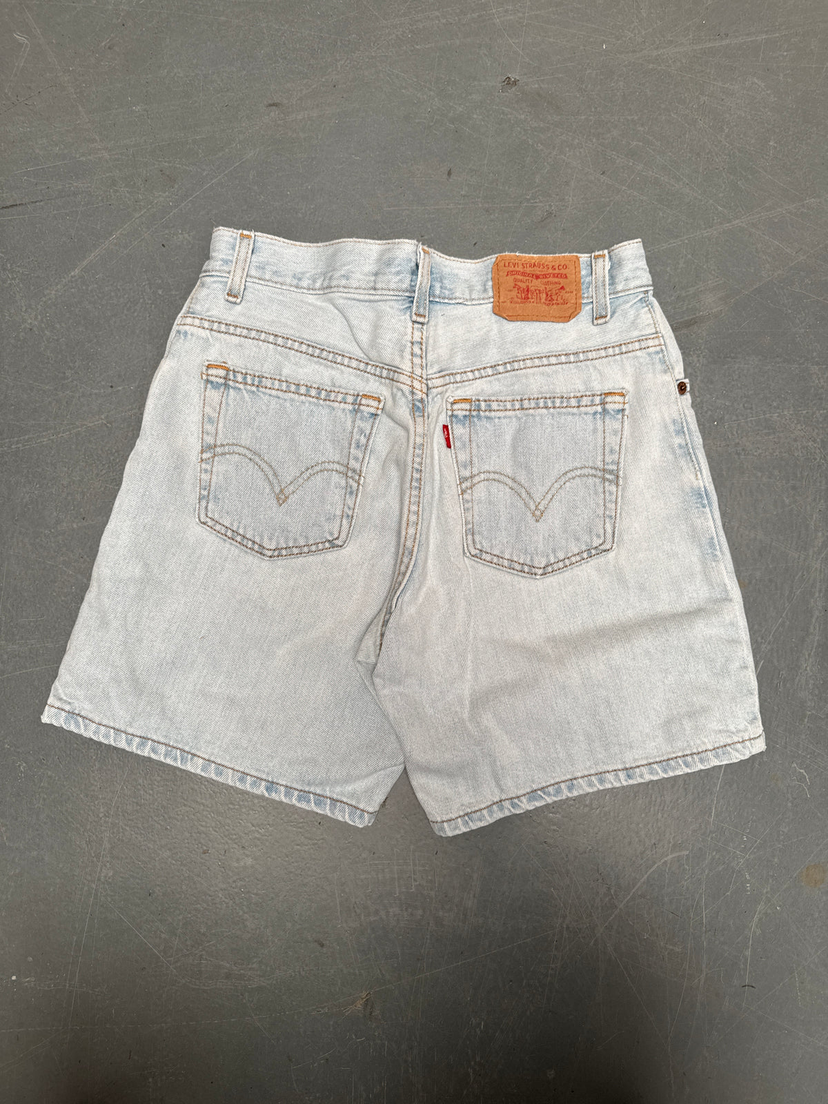 Vintage Levis Cut Off Denim Shorts - 90s Made - W 26 - SH1132