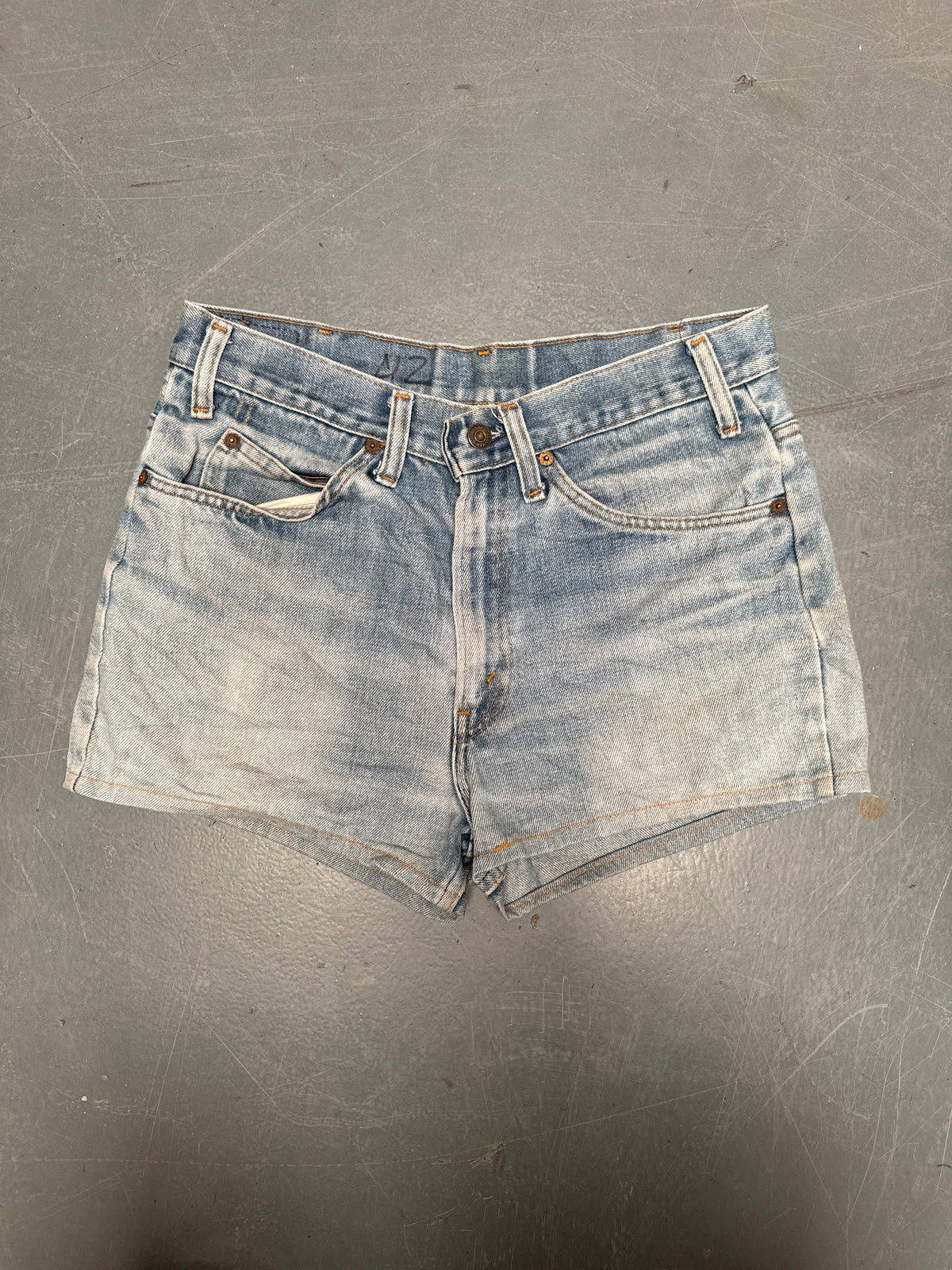 Vintage Levis Cut Off Denim Shorts - 90s Made - W 30 - SH1137