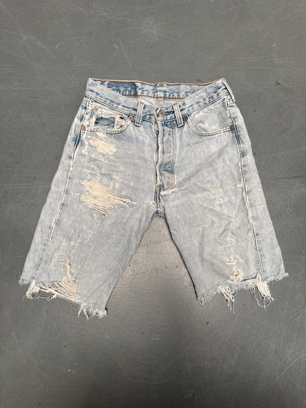Vintage Levis Cut Off Denim Shorts - 90s Made - W 26 - SH1140