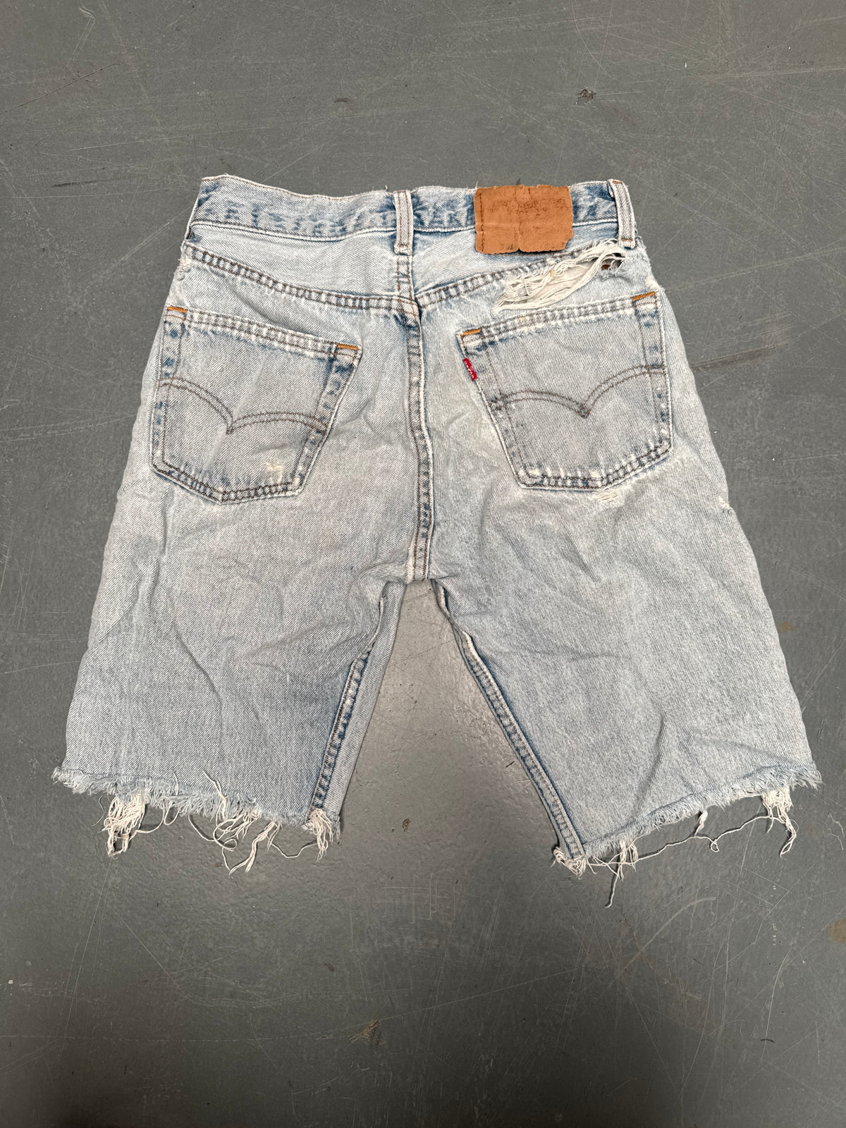 Vintage Levis Cut Off Denim Shorts - 90s Made - W 26 - SH1140
