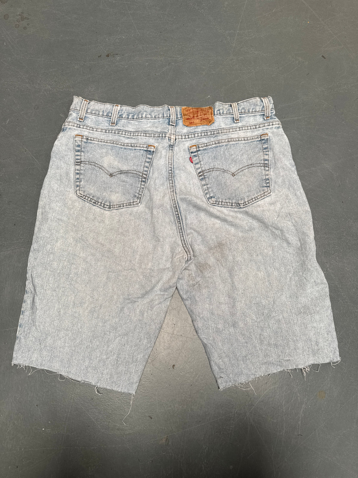 Vintage Levis Cut Off Denim Shorts - 90s Made - W 40 - SH1141