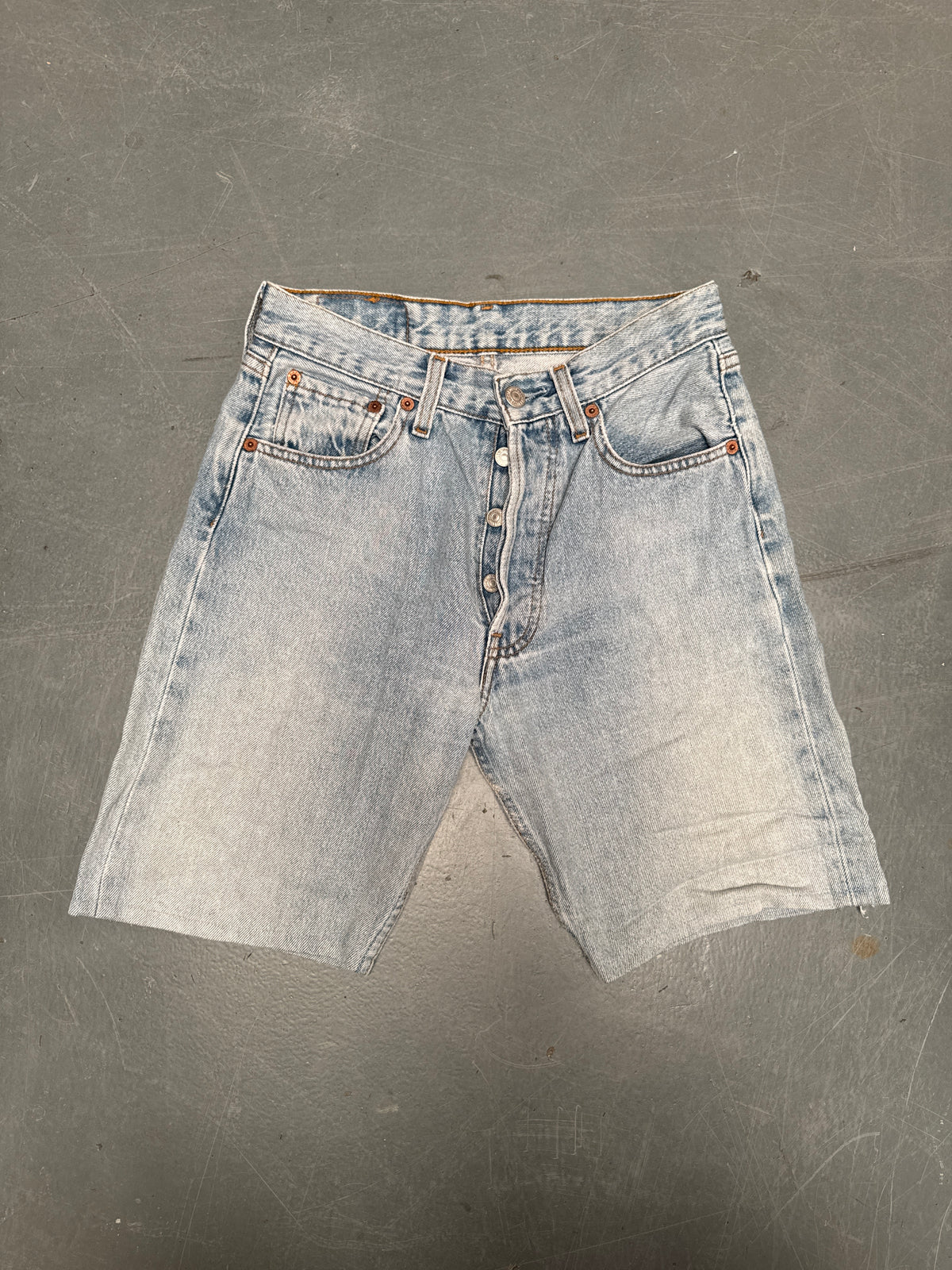 Vintage Levis Cut Off Denim Shorts - 90s Made - W 26 - SH1143
