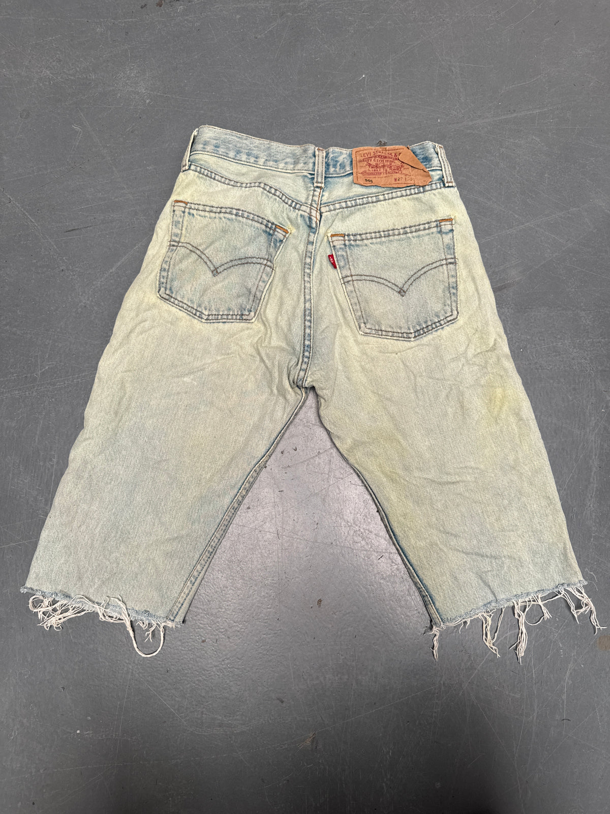 Vintage Levis Cut Off Denim Shorts - 90s Made - W 26 - SH1144