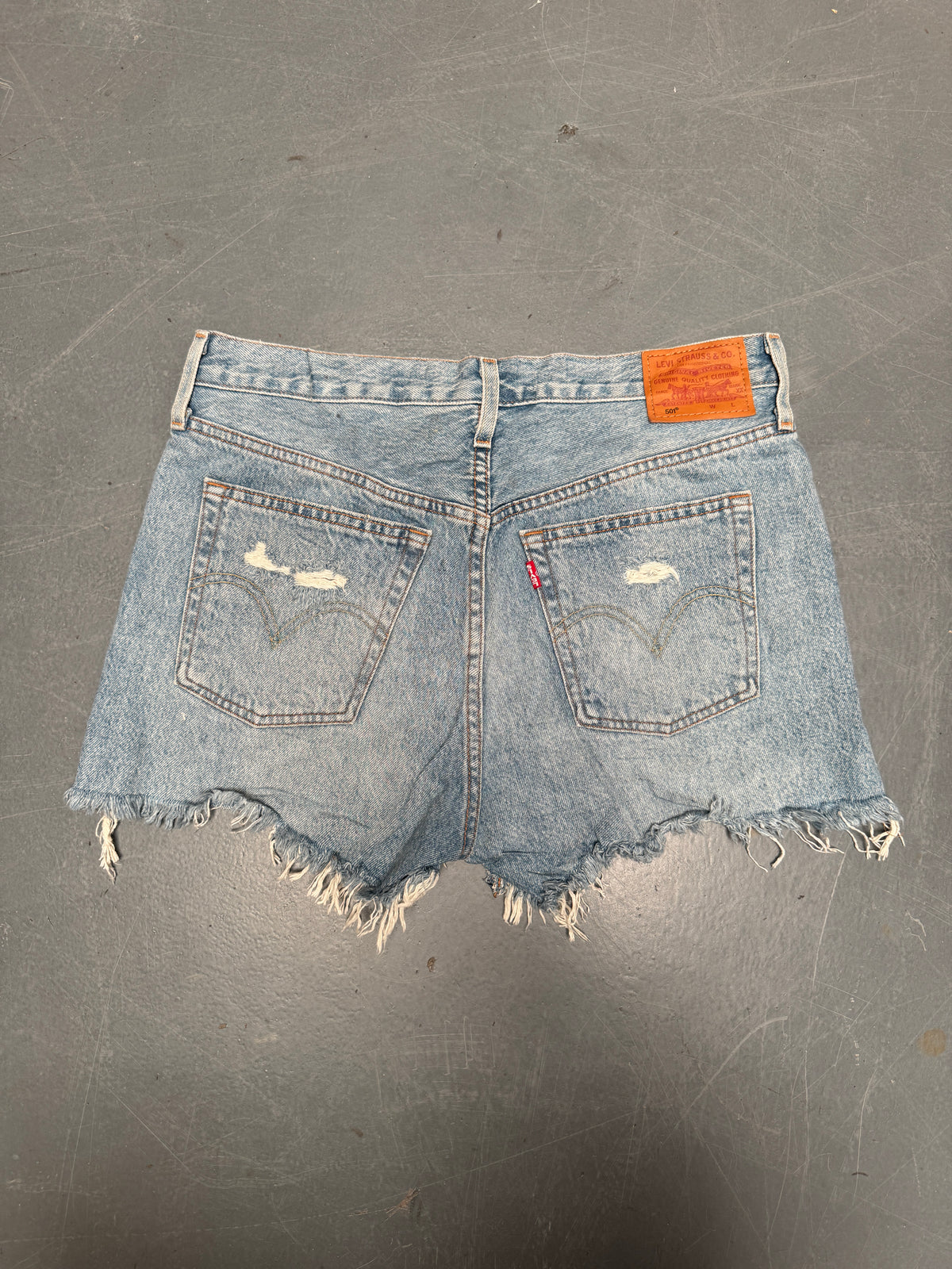 Vintage Levis Cut Off Denim Shorts - 90s Made - W 32 - SH1145
